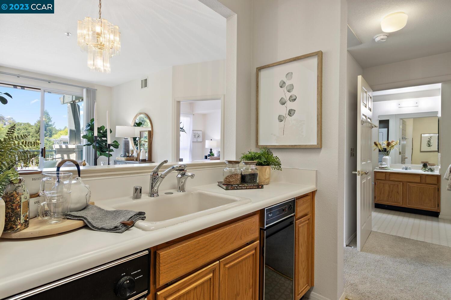 Photo #5: 41030611 Listing 