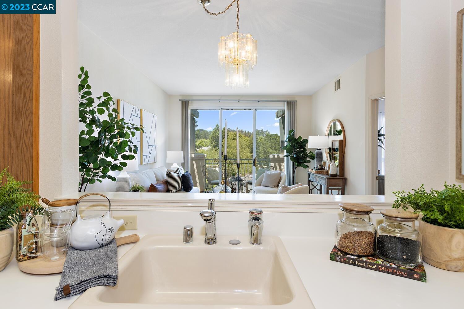 Photo #6: 41030611 Listing 