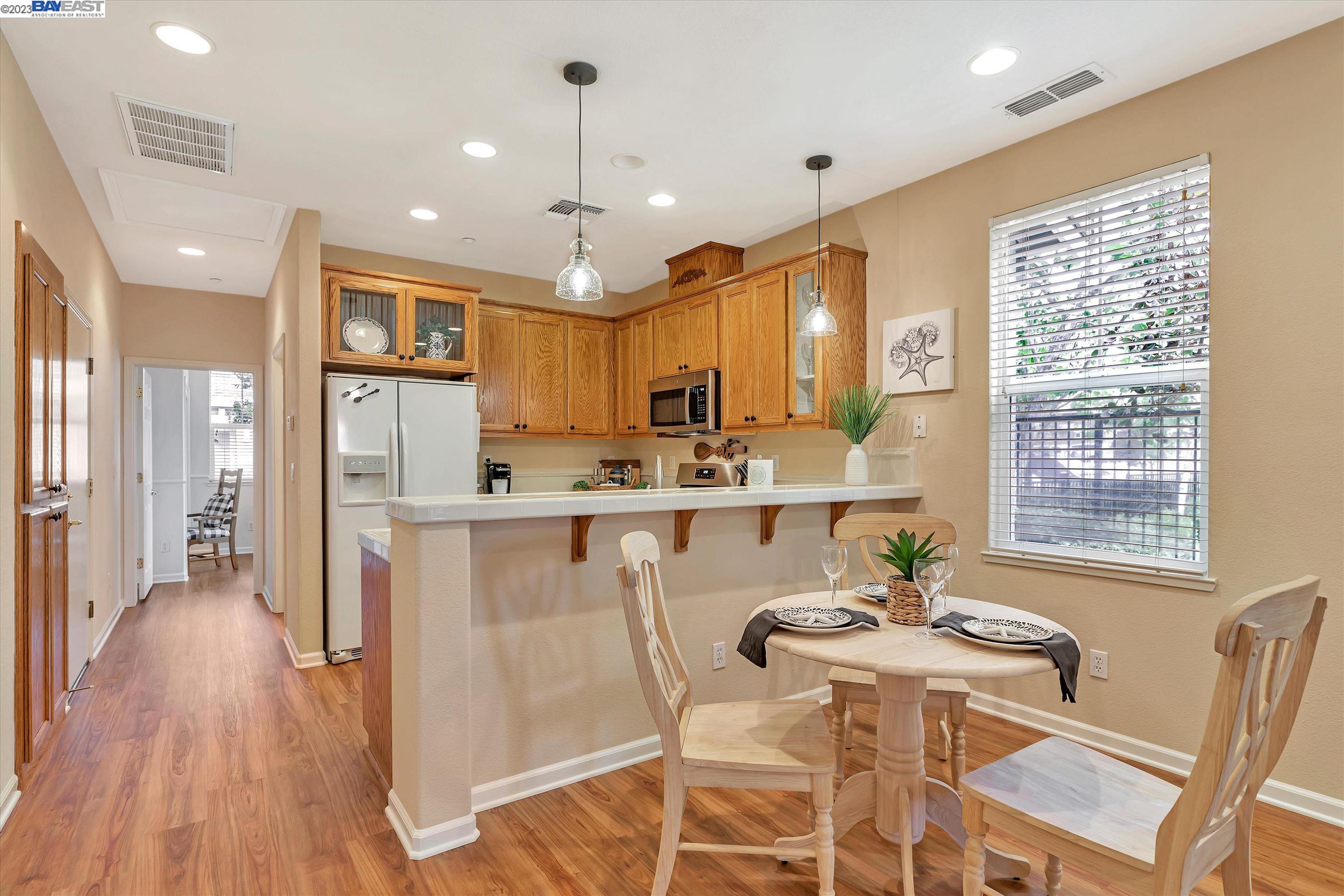 Photo #5: 41030912 Listing 