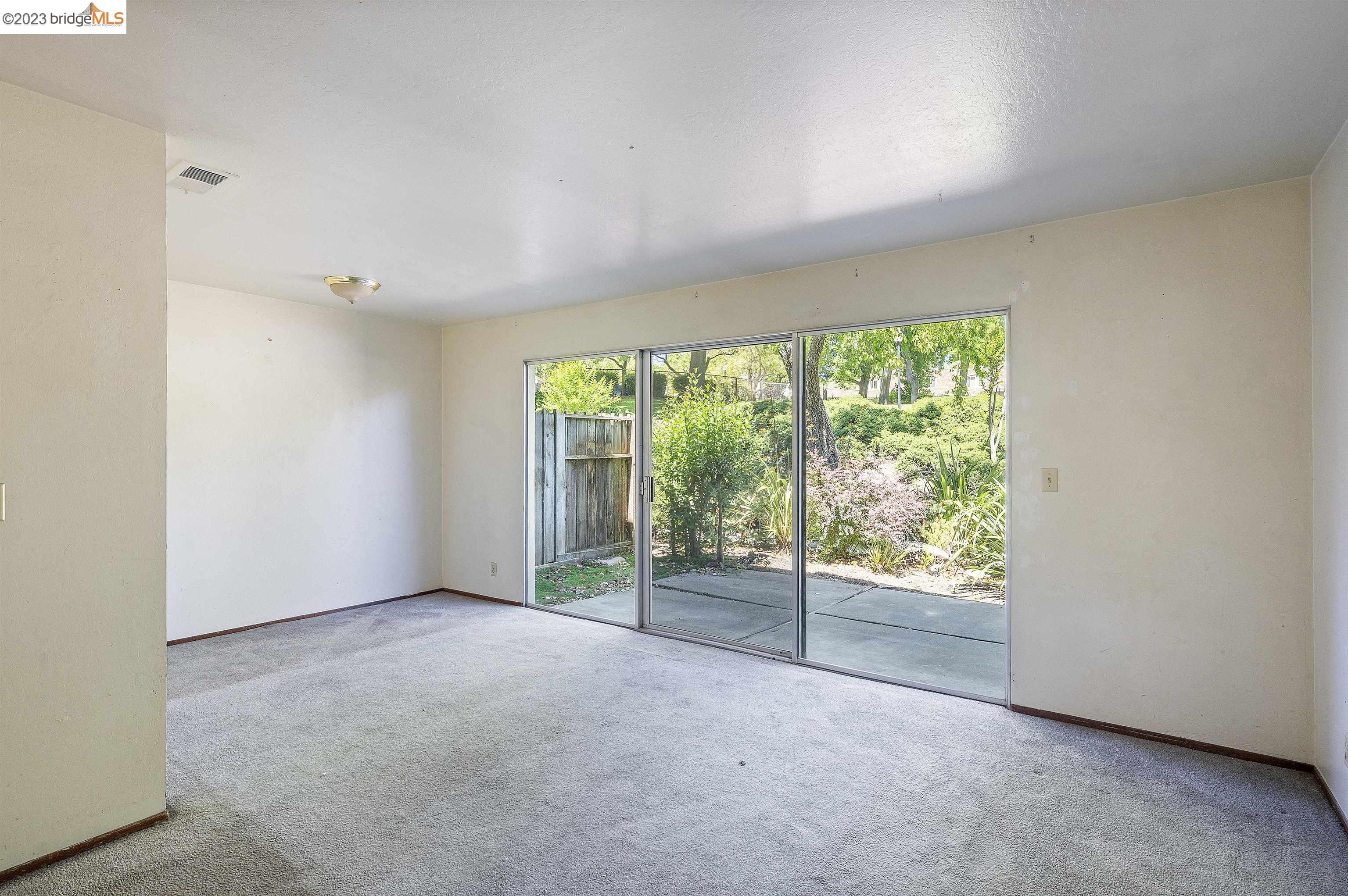 Photo #5: 41030981 Listing 