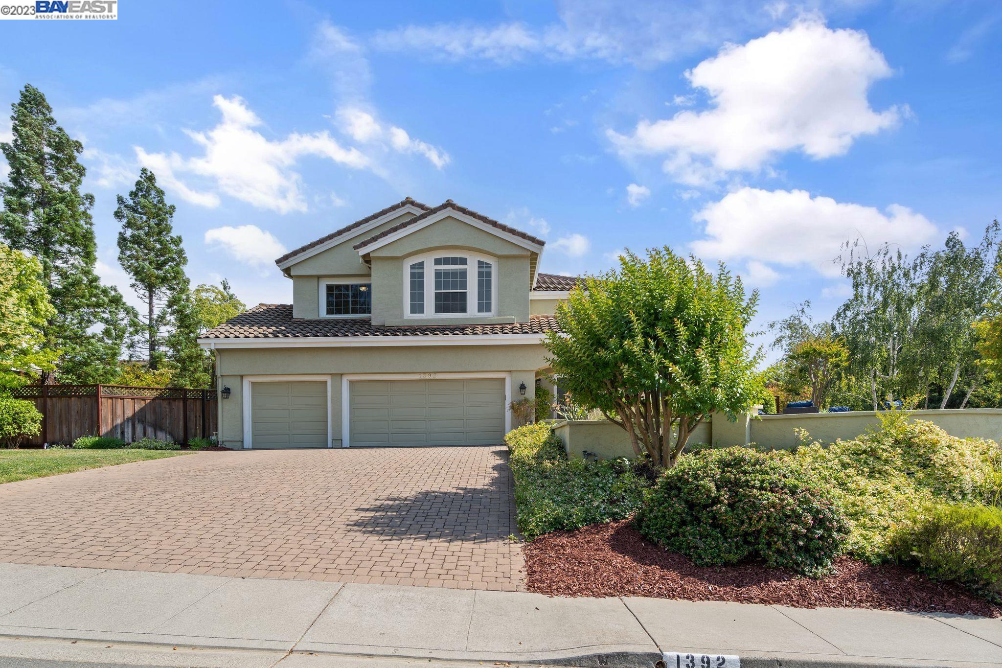 Detail Gallery Image 1 of 1 For 1392 Bordeaux St, Pleasanton,  CA 94566 - 5 Beds | 4/1 Baths