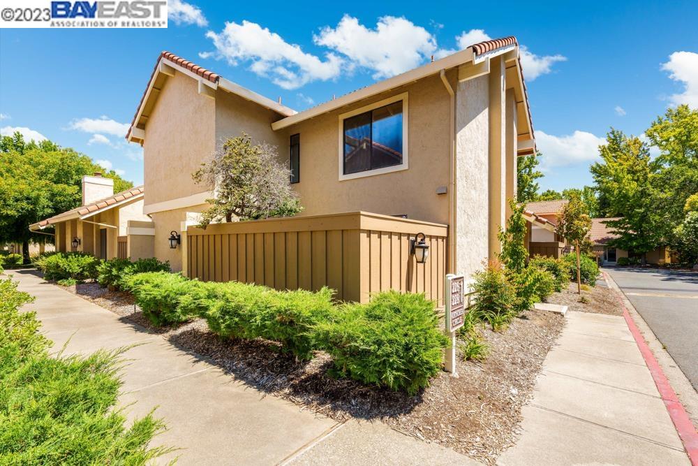 Detail Gallery Image 1 of 1 For 228 Northcreek Circle, Walnut Creek,  CA 94598 - 2 Beds | 2 Baths