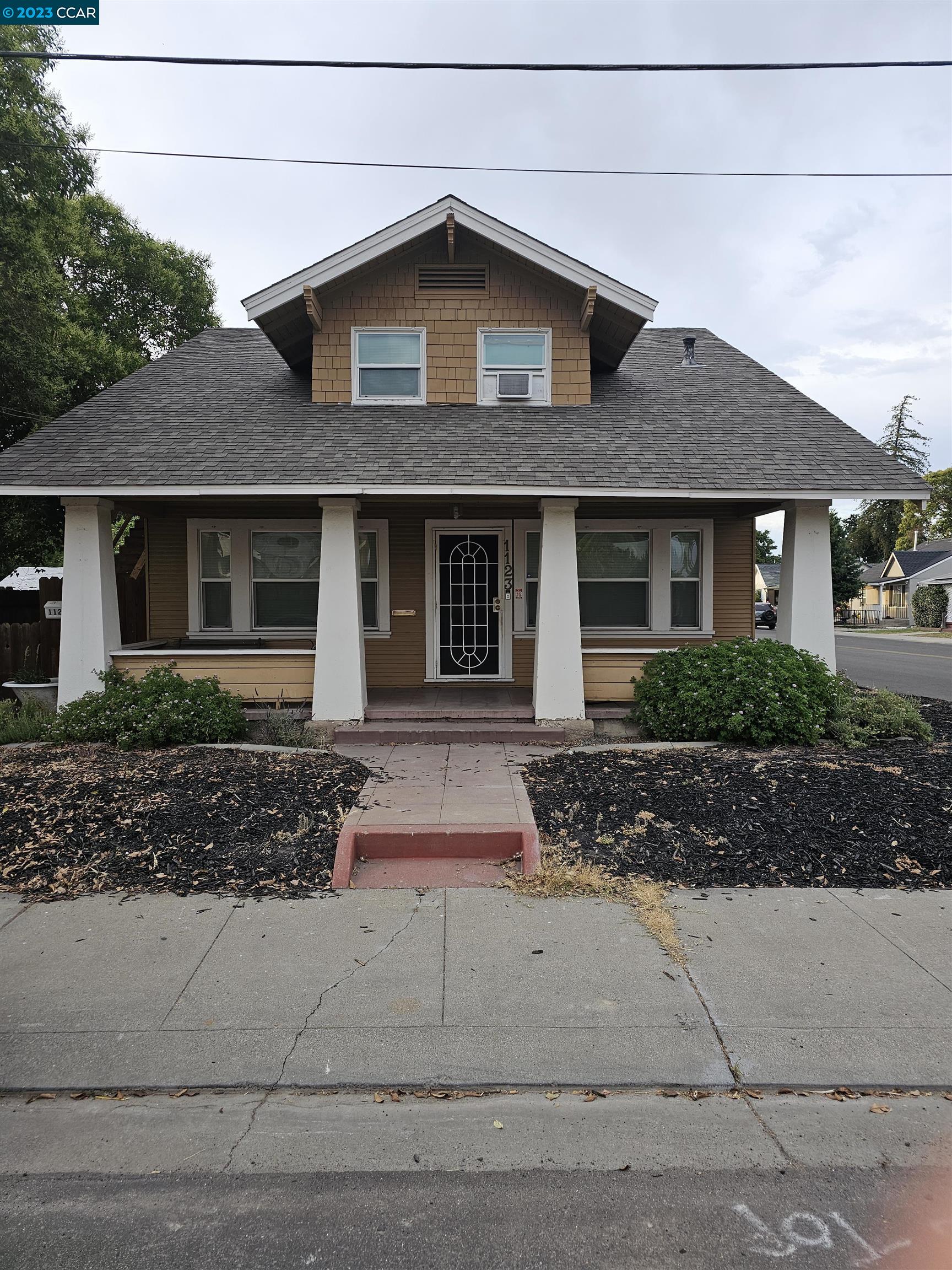 Detail Gallery Image 1 of 1 For 1123 E College, Stockton,  CA 95205 - – Beds | – Baths