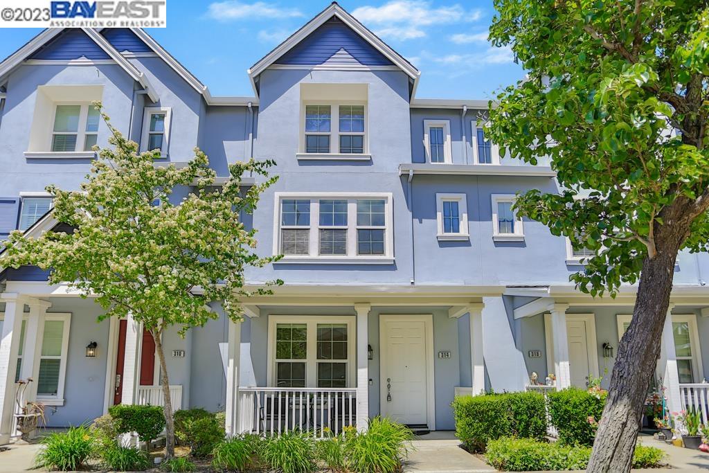 Detail Gallery Image 1 of 1 For 314 Village Ln, Richmond,  CA 94801 - 4 Beds | 4 Baths