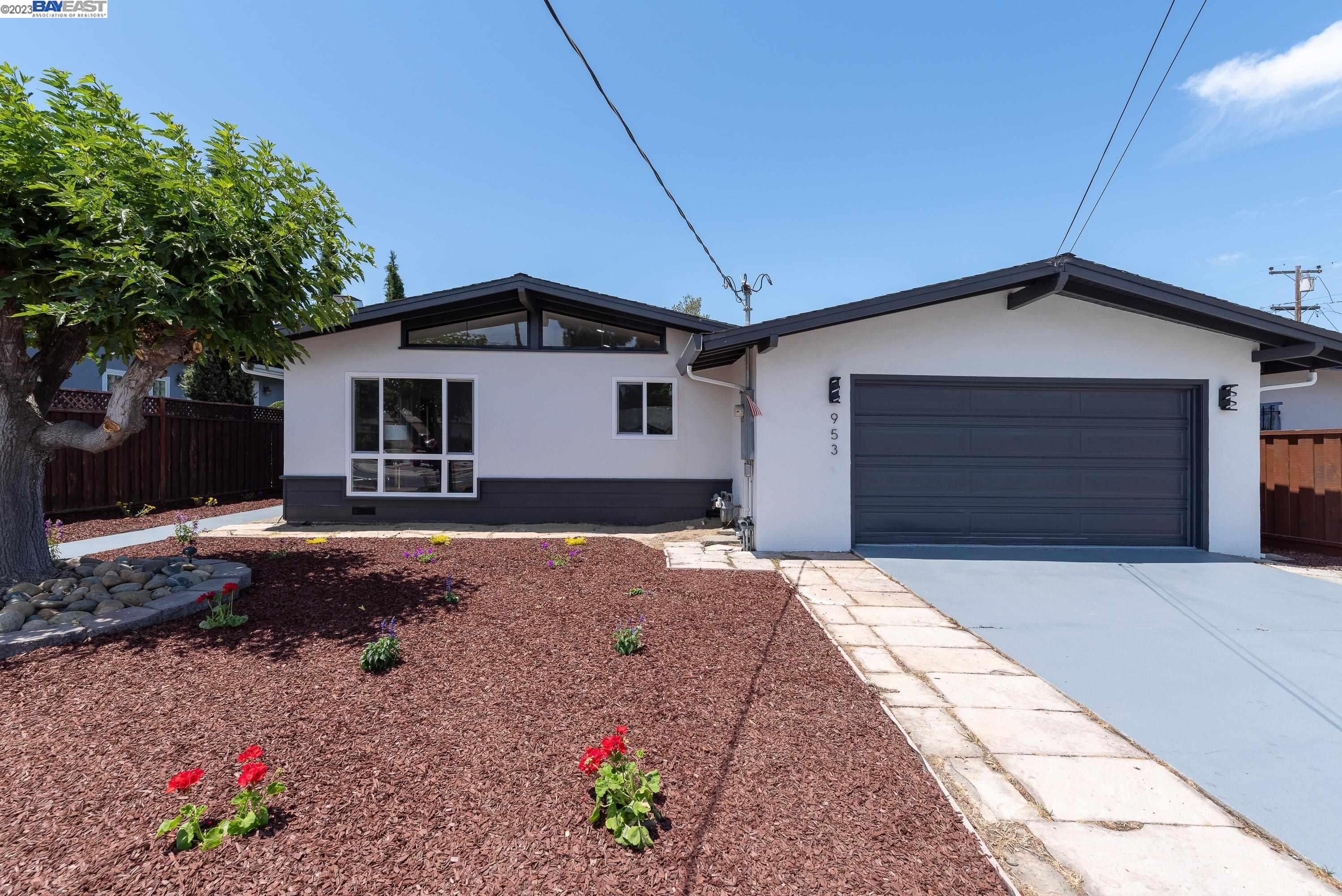Detail Gallery Image 1 of 1 For 953 N P St, Livermore,  CA 94551 - 3 Beds | 2 Baths