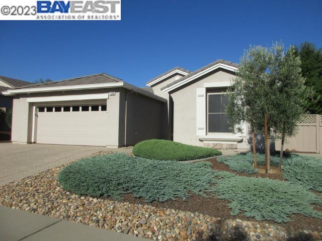 Detail Gallery Image 1 of 1 For 1775 Stone House Ln, Lincoln,  CA 95648 - 2 Beds | 2/1 Baths
