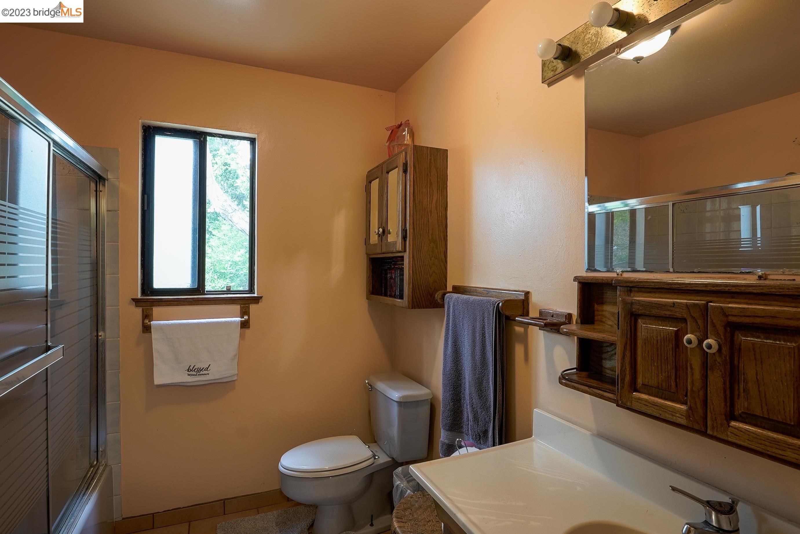 For Sale 5628 Circle Dr, El Sobrante, CA 94803 3 Beds / 2 Full Baths