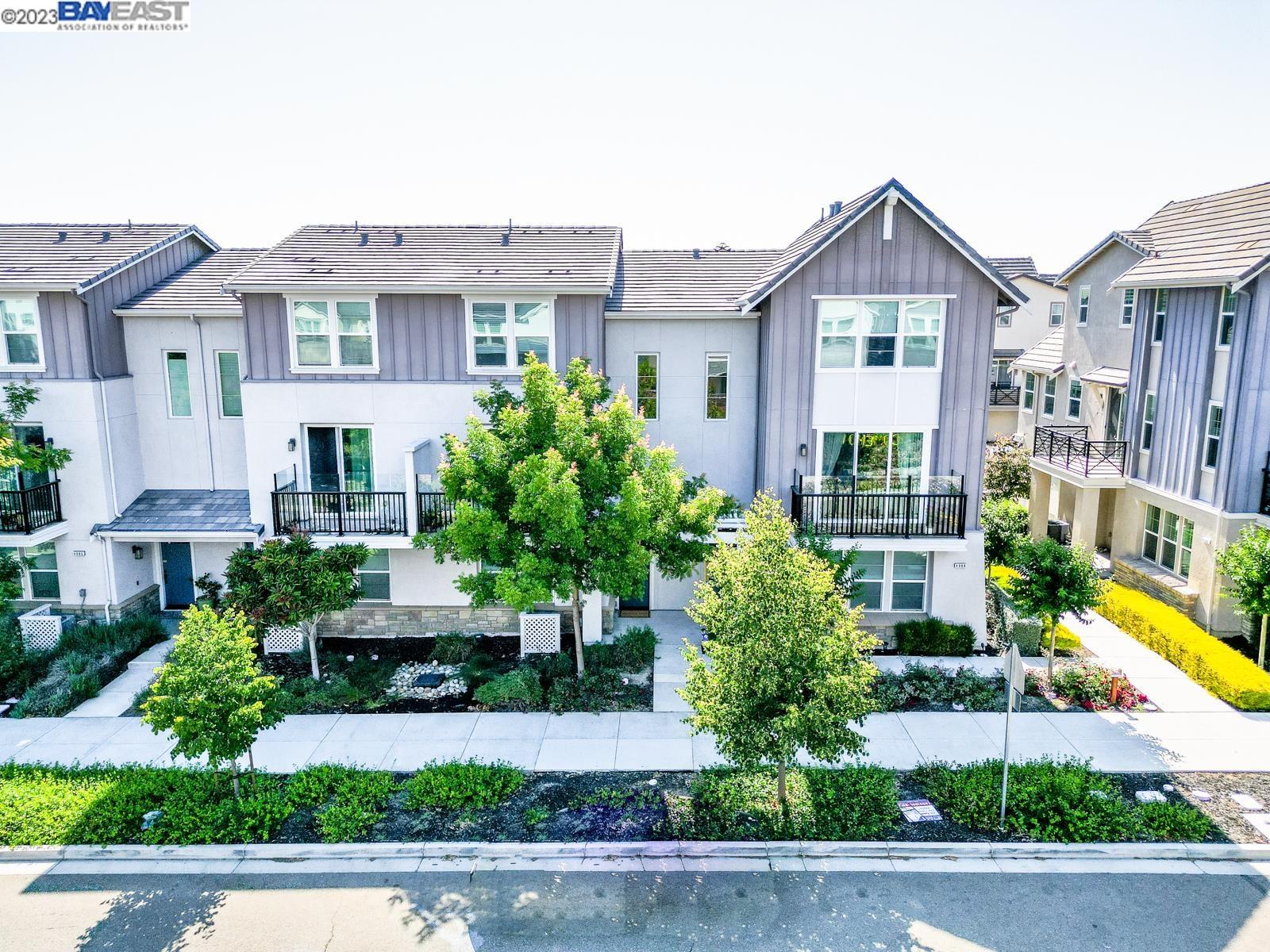 Detail Gallery Image 1 of 1 For 4072 Panorama Dr, Dublin,  CA 94568 - 4 Beds | 4 Baths