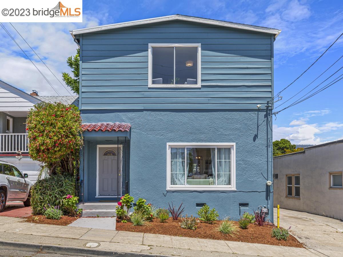 Detail Gallery Image 1 of 1 For 3218 Deering St, Oakland,  CA 94601 - 5 Beds | 2 Baths