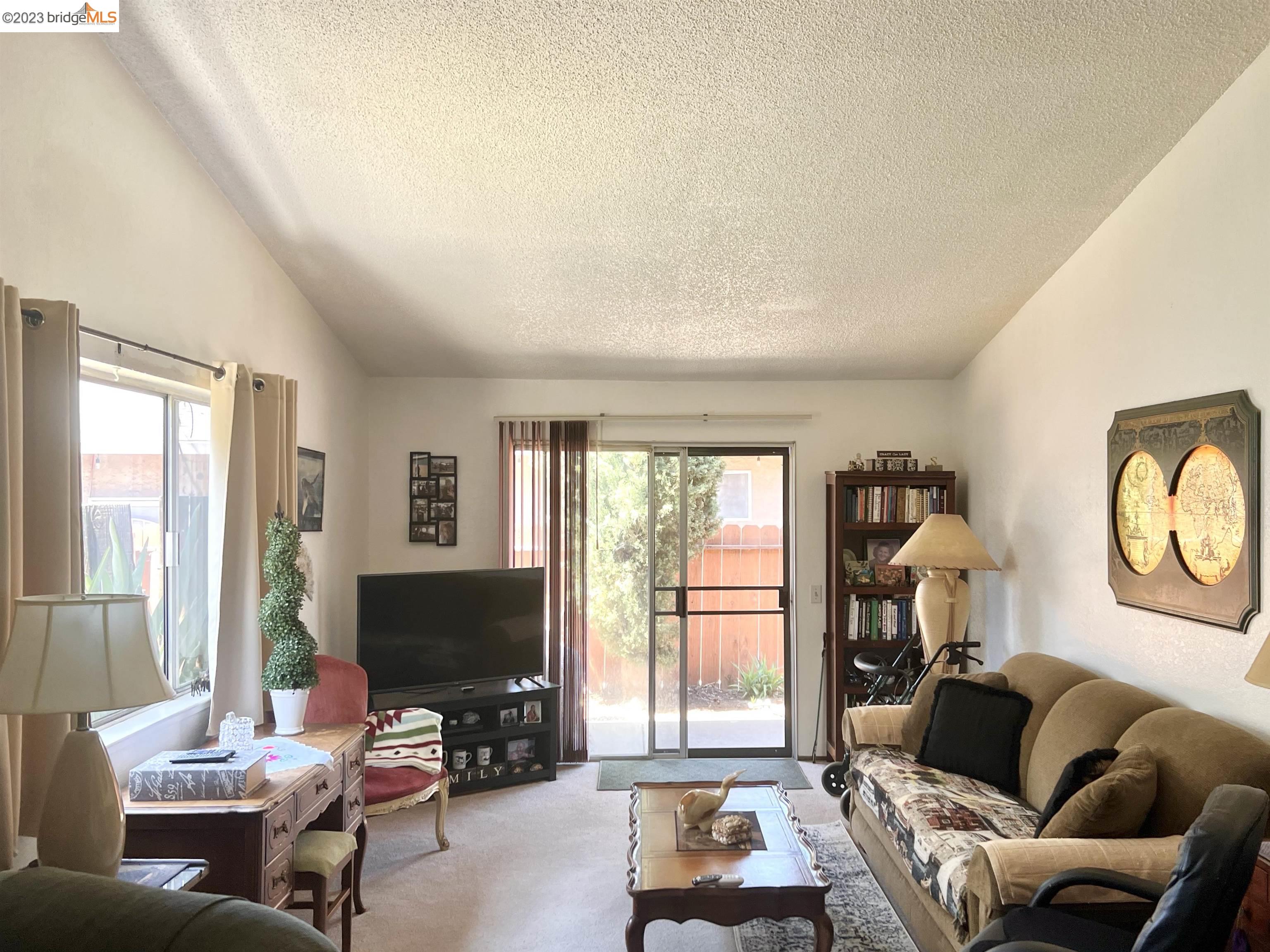 More Details about MLS # 41032166 : 2525 WALTERS WAY # 9