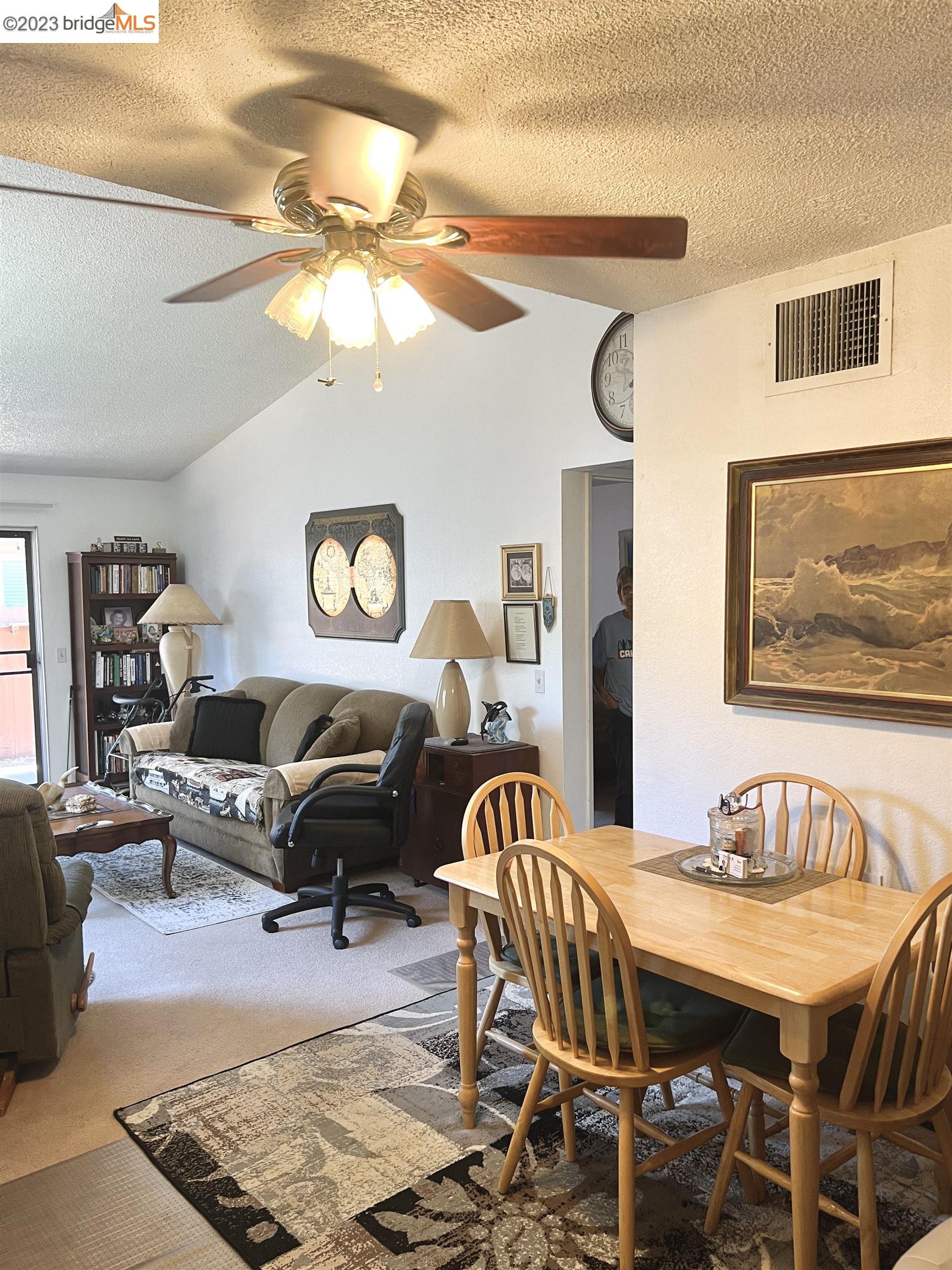 Photo #6: 41032166 Listing 