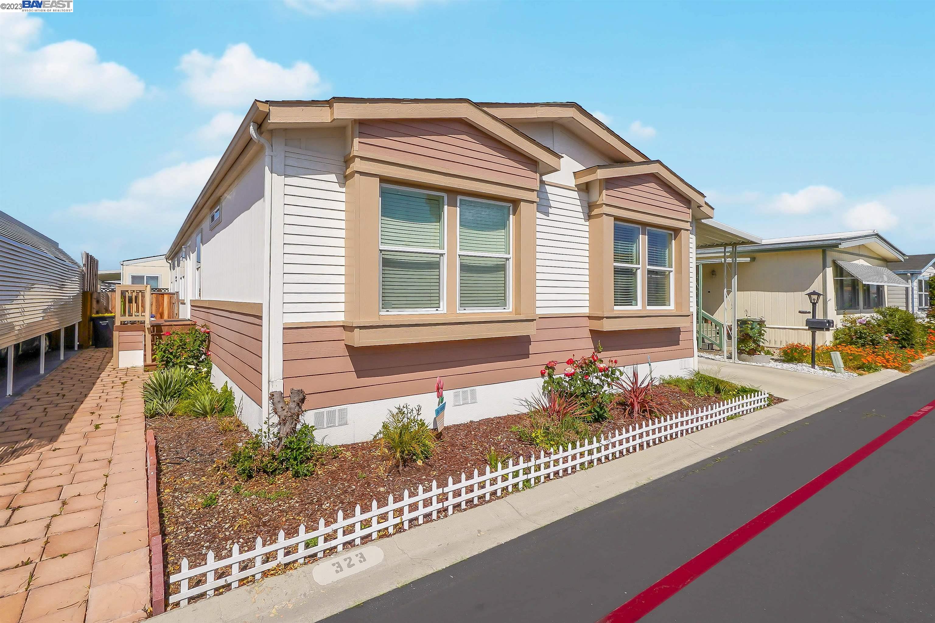 Detail Gallery Image 1 of 1 For 1225 Vienna Drive #323,  Sunnyvale,  CA 94089 - 3 Beds | 2 Baths