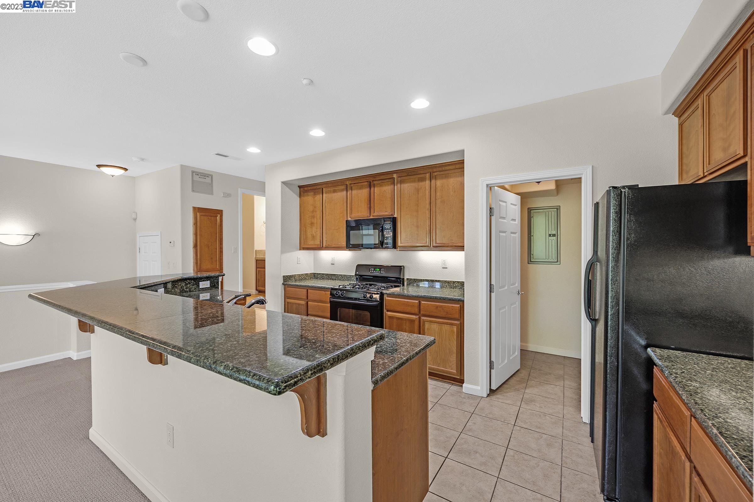 Photo #4: 41032215 Listing 