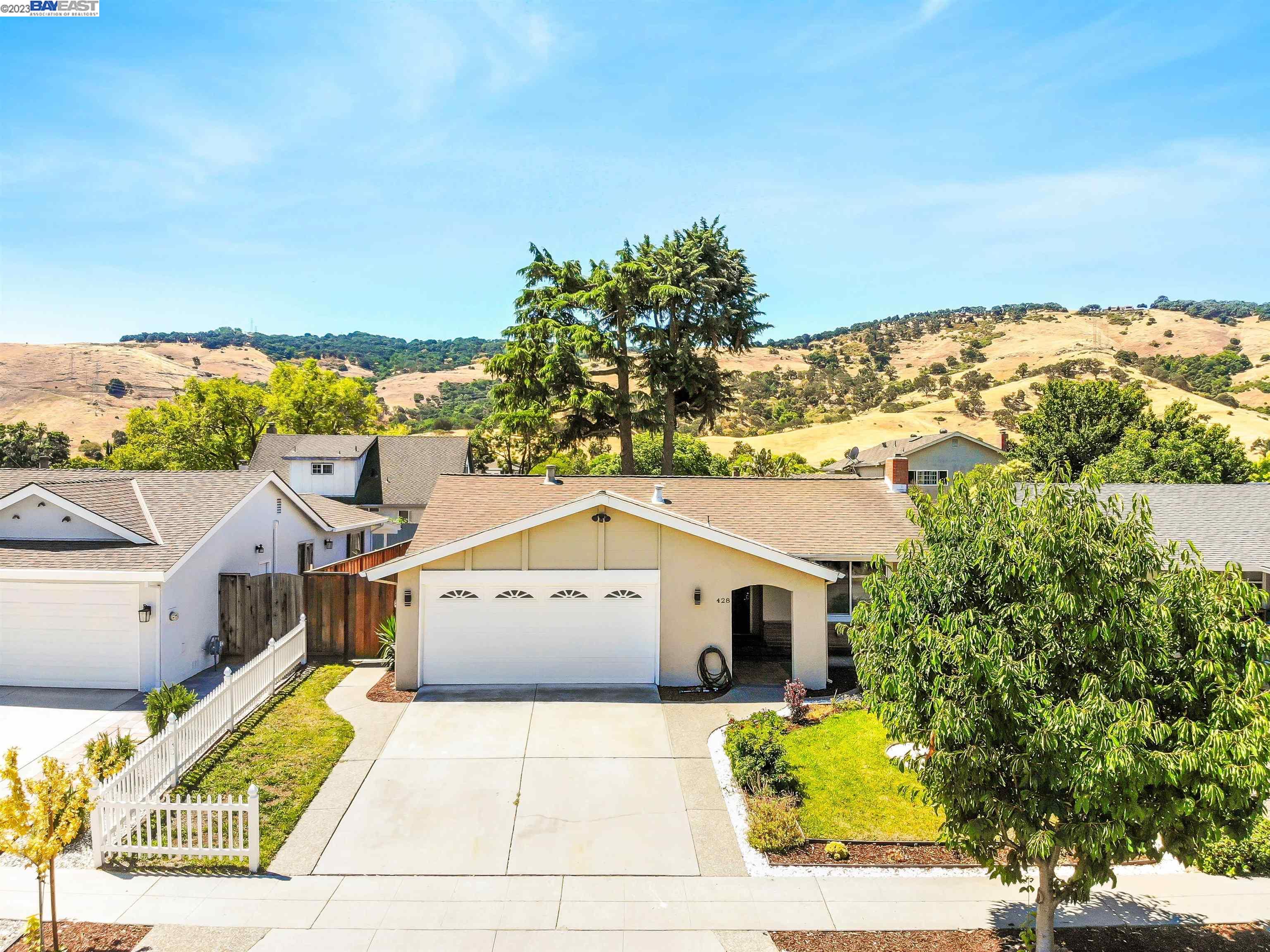 Detail Gallery Image 1 of 1 For 428 Fieldcrest Dr, San Jose,  CA 95123 - 3 Beds | 2 Baths
