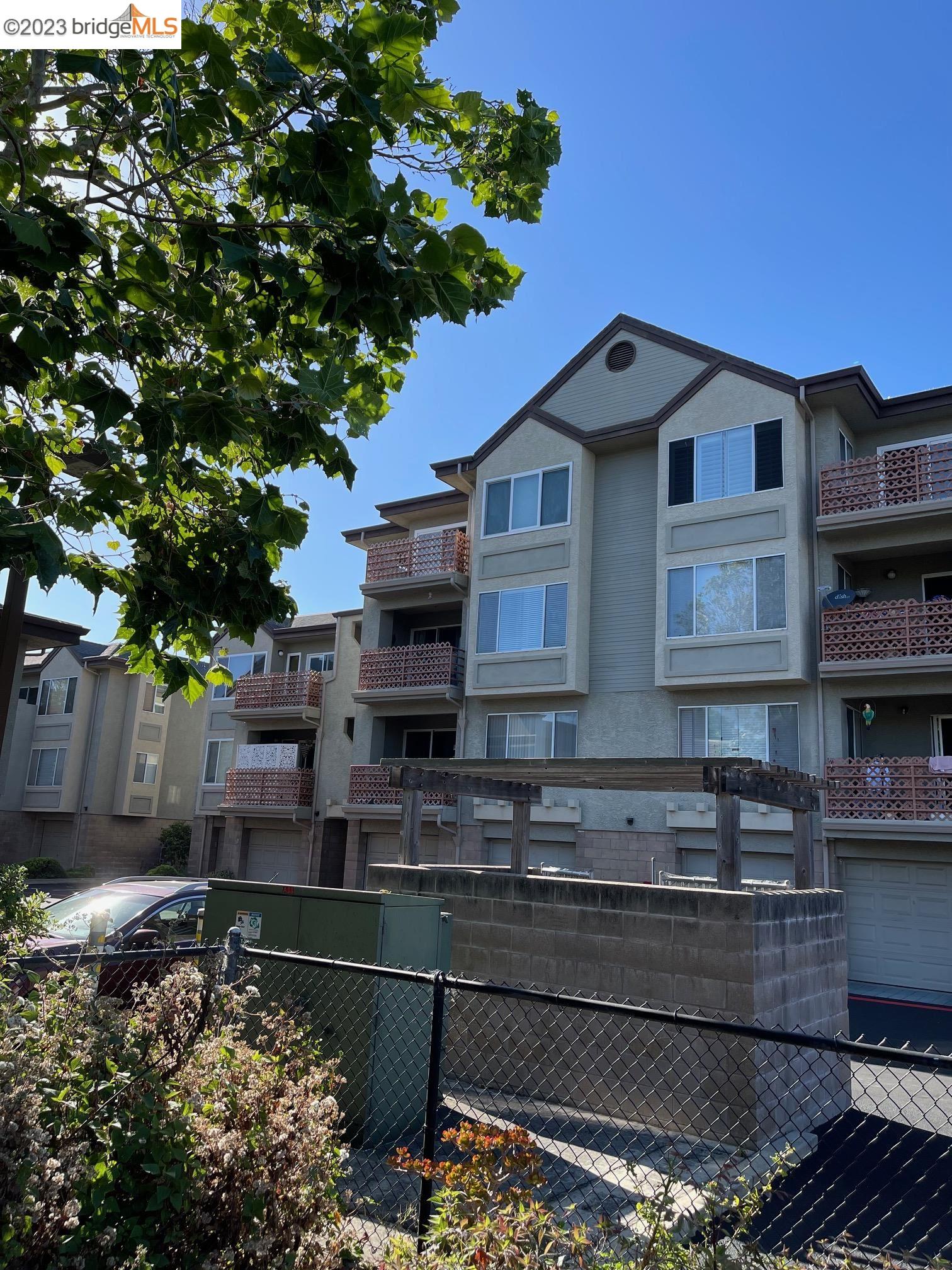 Detail Gallery Image 1 of 1 For 308 River St #B17,  Santa Cruz,  CA 95060 - 2 Beds | 1 Baths