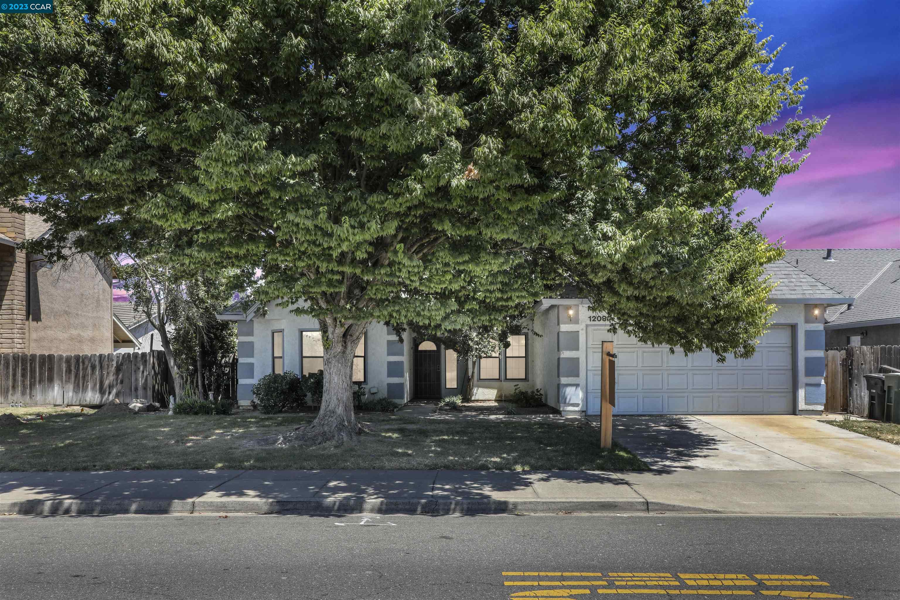 Detail Gallery Image 1 of 1 For 1208 Moffett Rd, Modesto,  CA 95351 - 5 Beds | 3 Baths