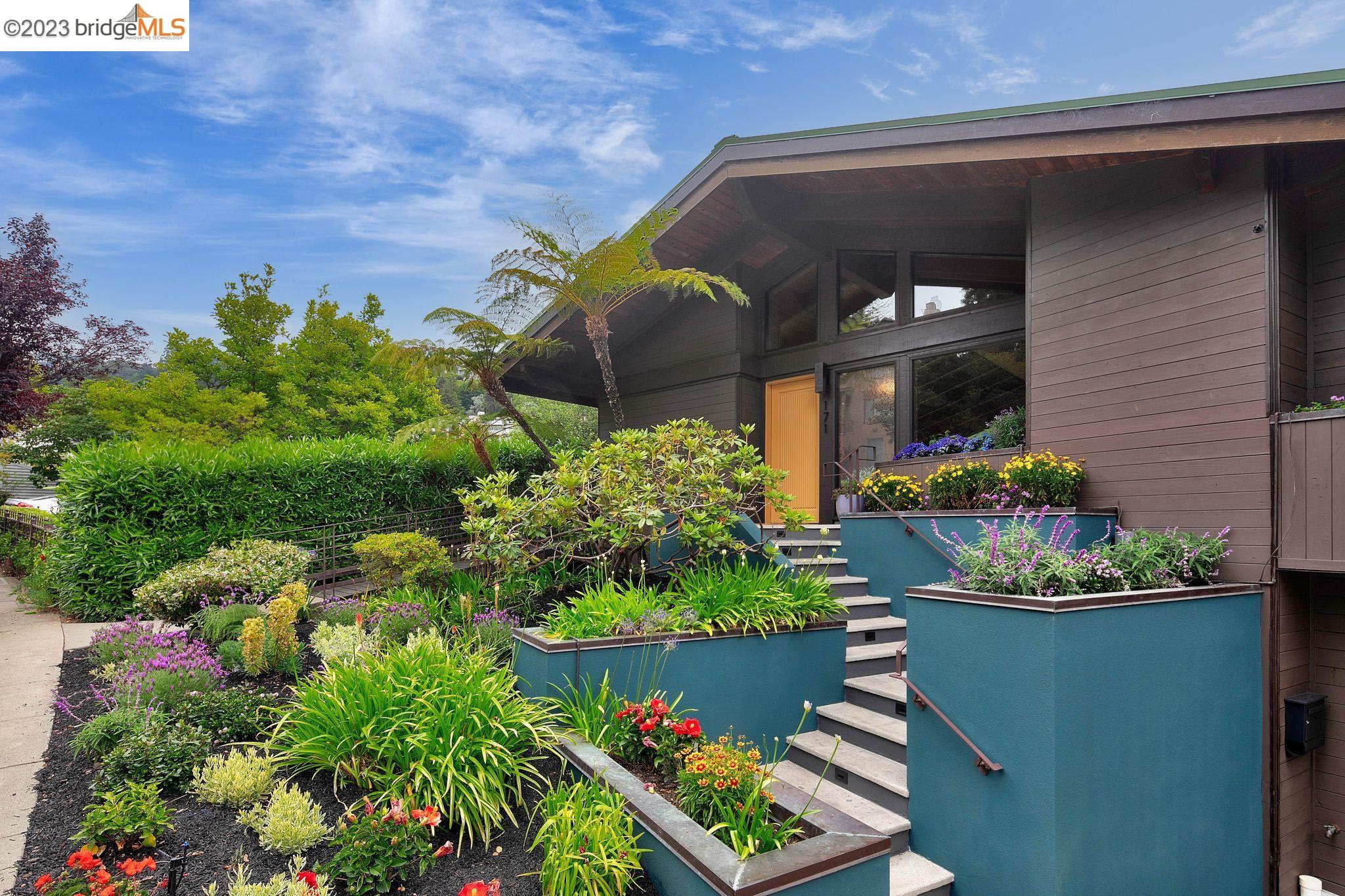 Detail Gallery Image 1 of 1 For 171 Vicente, Berkeley,  CA 94705 - 3 Beds | 2/2 Baths