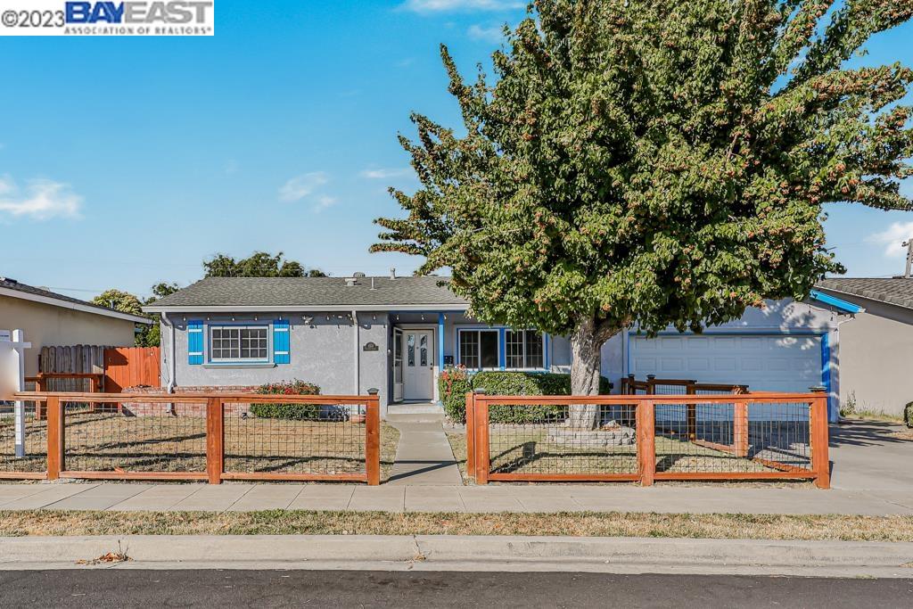 Detail Gallery Image 1 of 1 For 8351 Cavalier Ln, Dublin,  CA 94568 - 3 Beds | 2 Baths