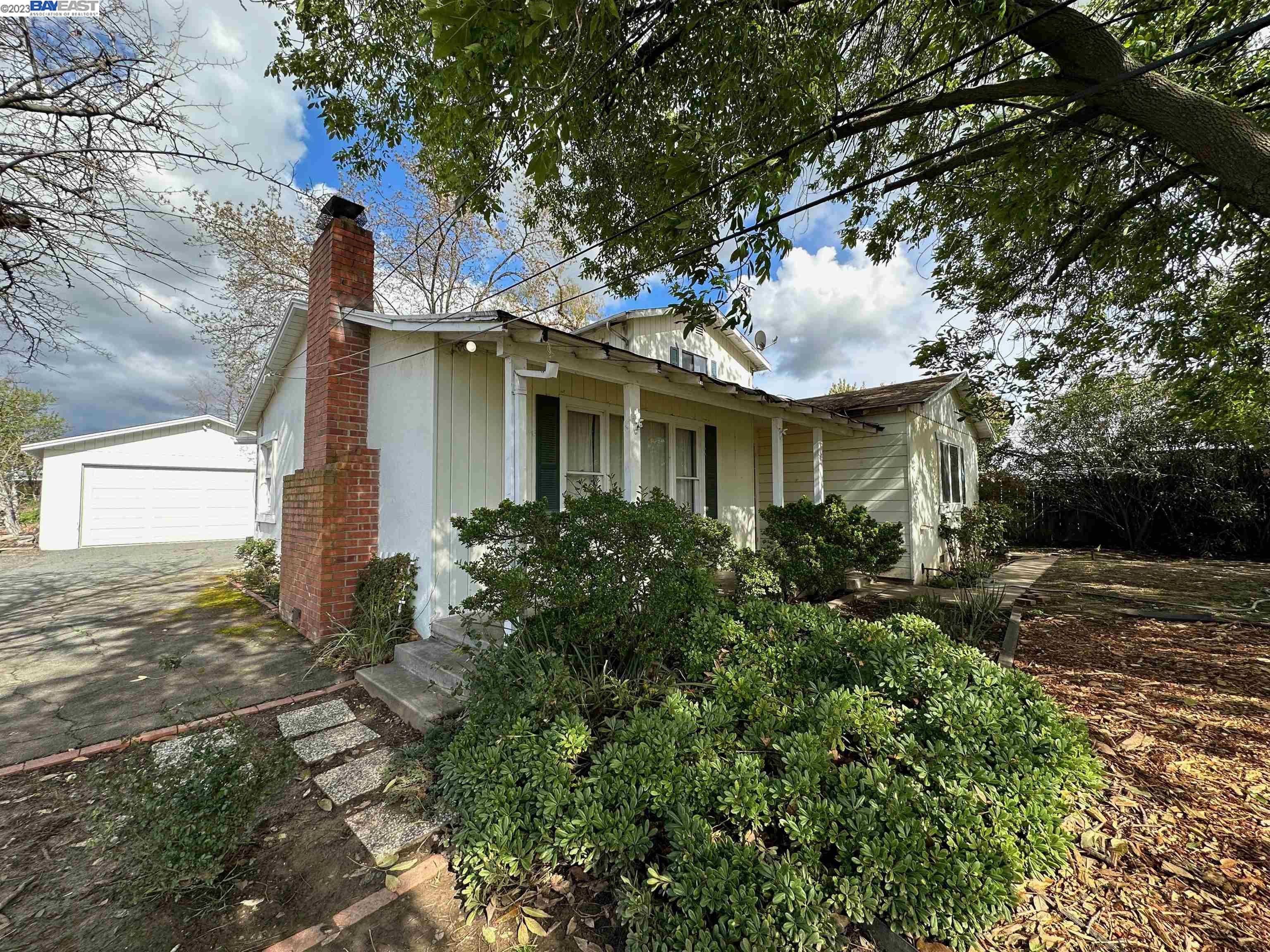 Detail Gallery Image 1 of 1 For 5135 Laurel Drive, Concord,  CA 94521-1535 - 4 Beds | 2 Baths