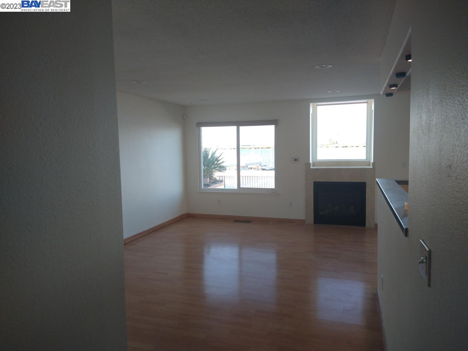 Photo #5: 41033965 Listing 