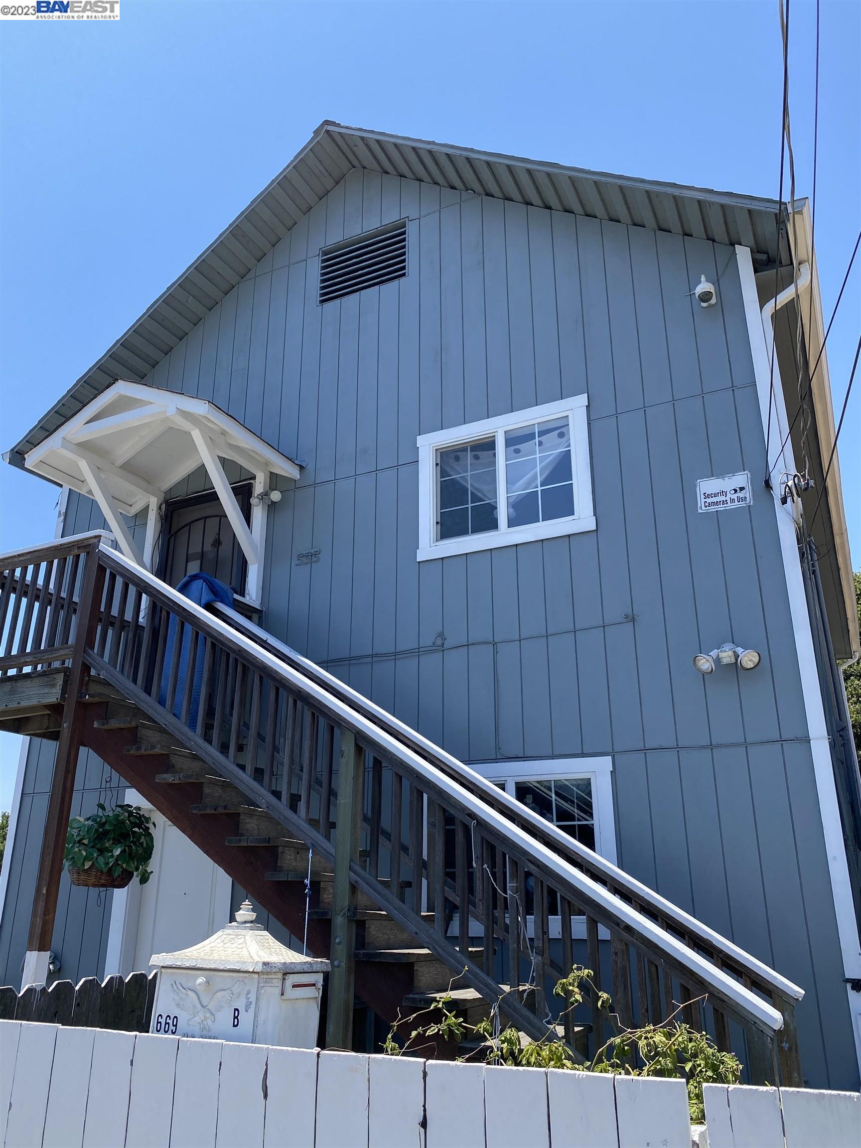 Detail Gallery Image 1 of 1 For 669 4th Street, Richmond,  CA 94801 - 5 Beds | 2 Baths