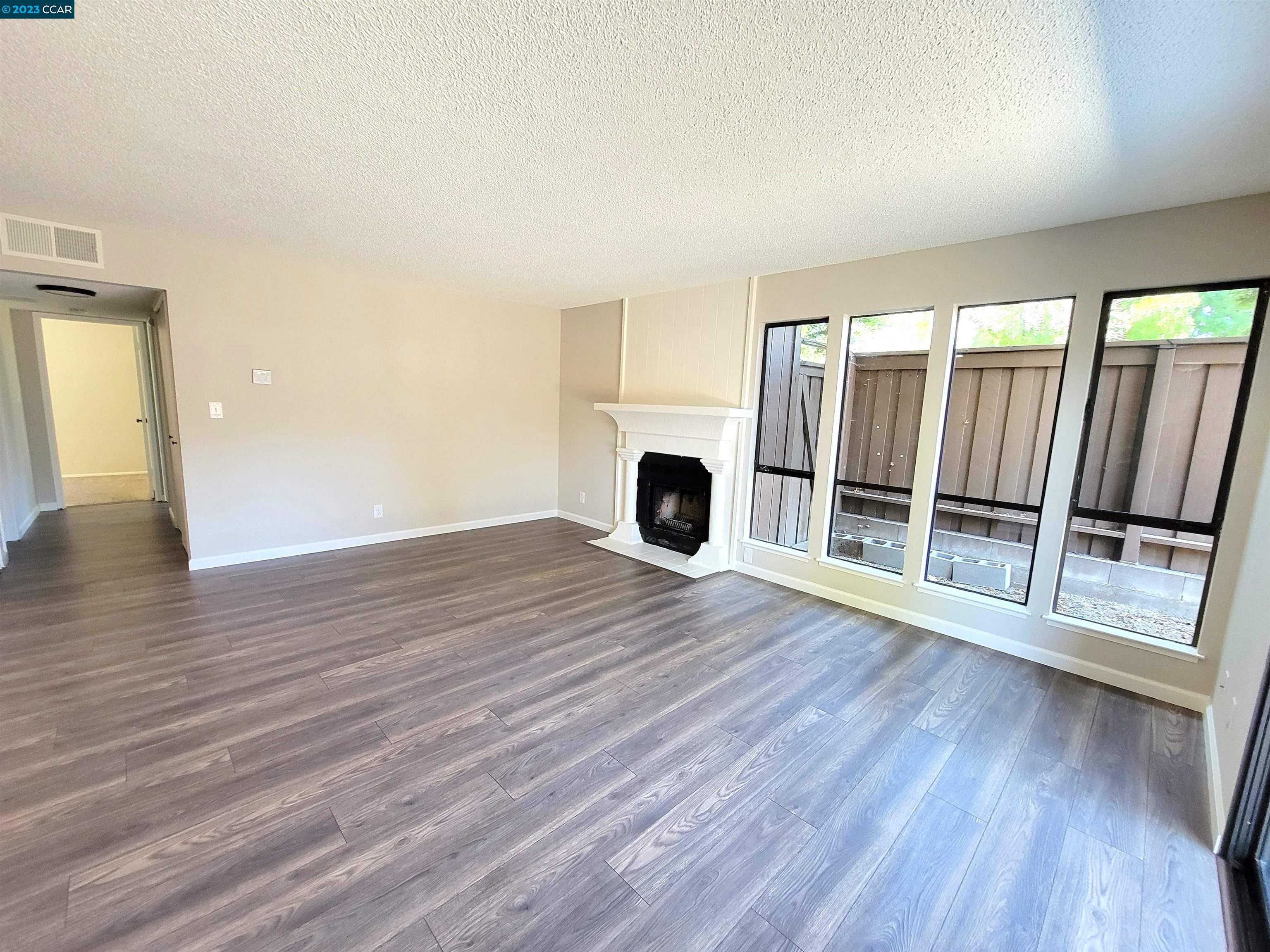Photo #6: 41034027 Listing 