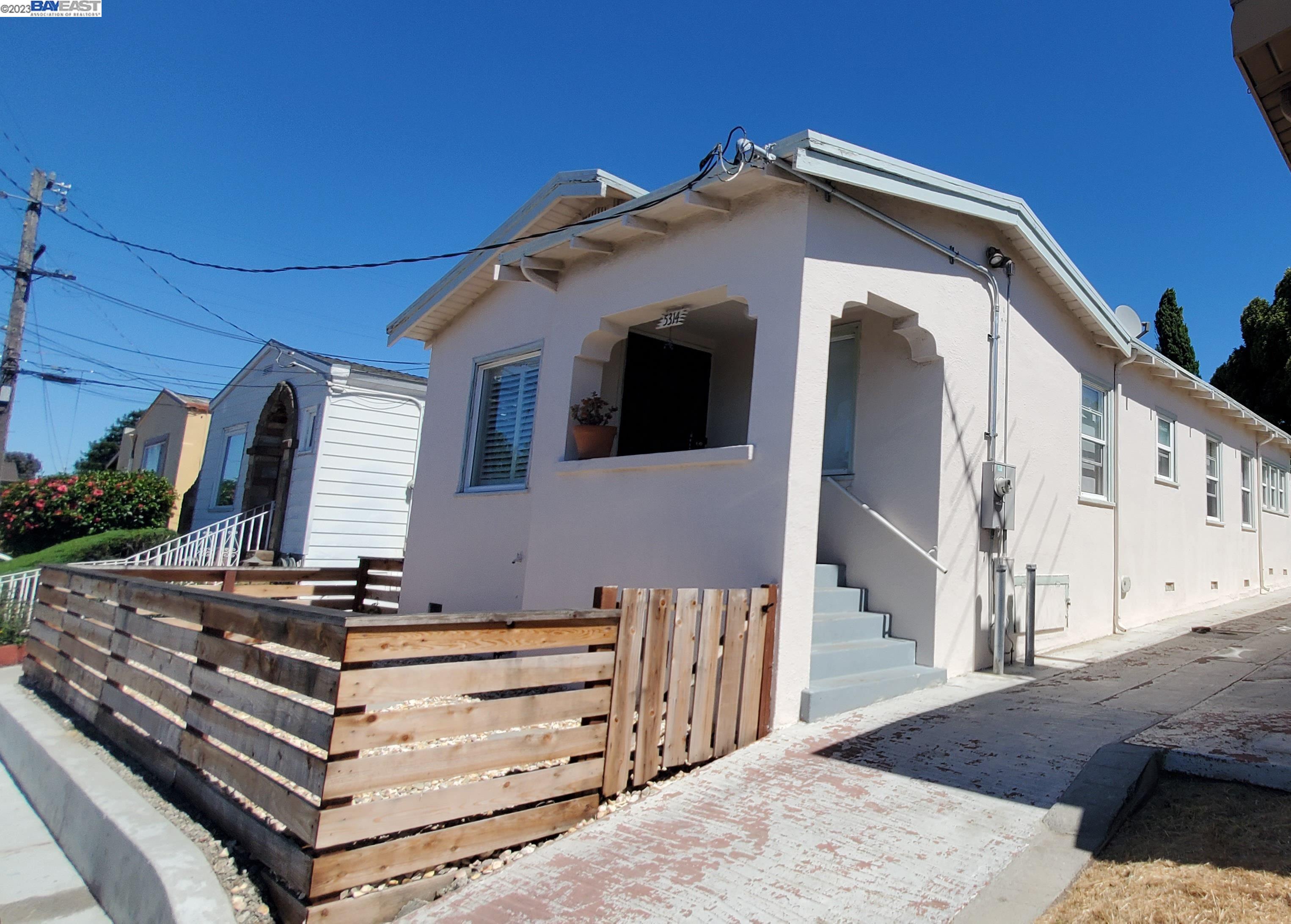 Detail Gallery Image 1 of 1 For 5314 Holland St, Oakland,  CA 94601 - 3 Beds | 1 Baths