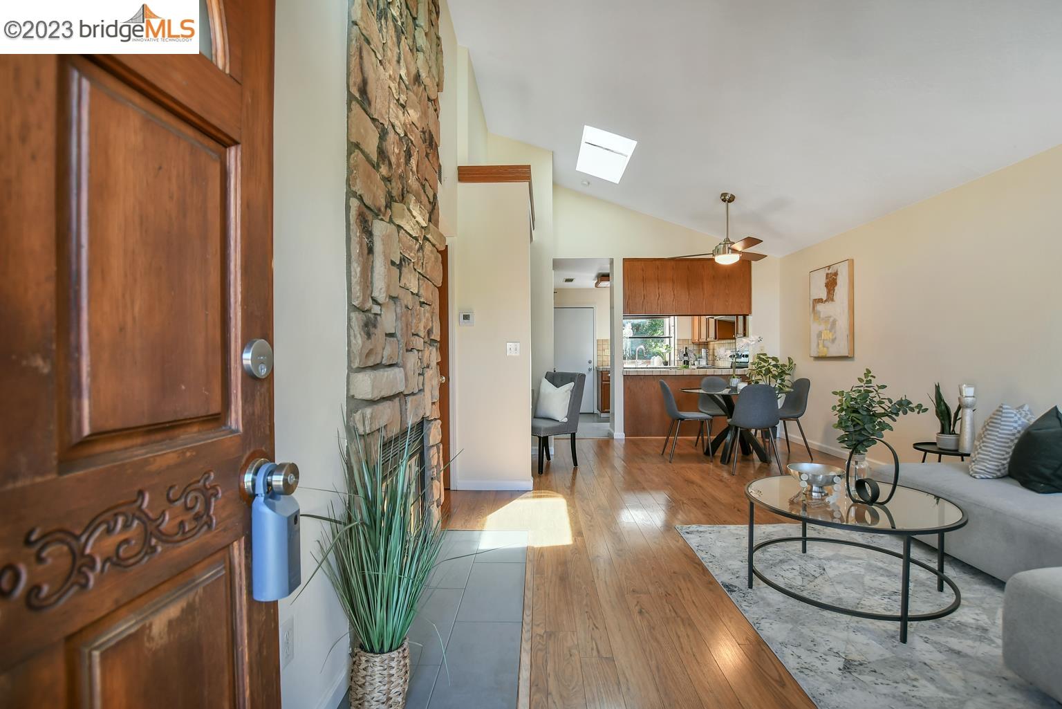 Photo #3: 41034094 Listing 