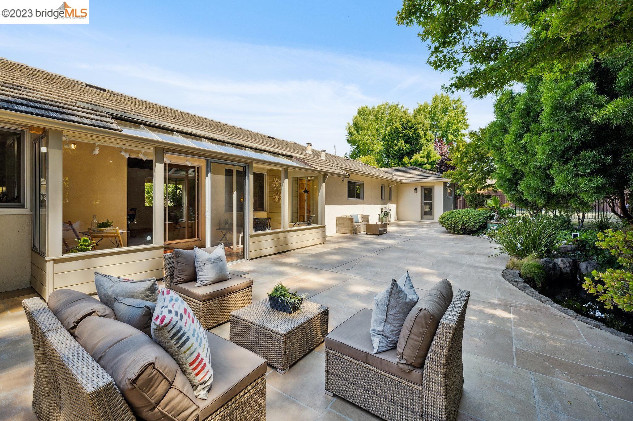 Front Image Thumbnail for EB41034140