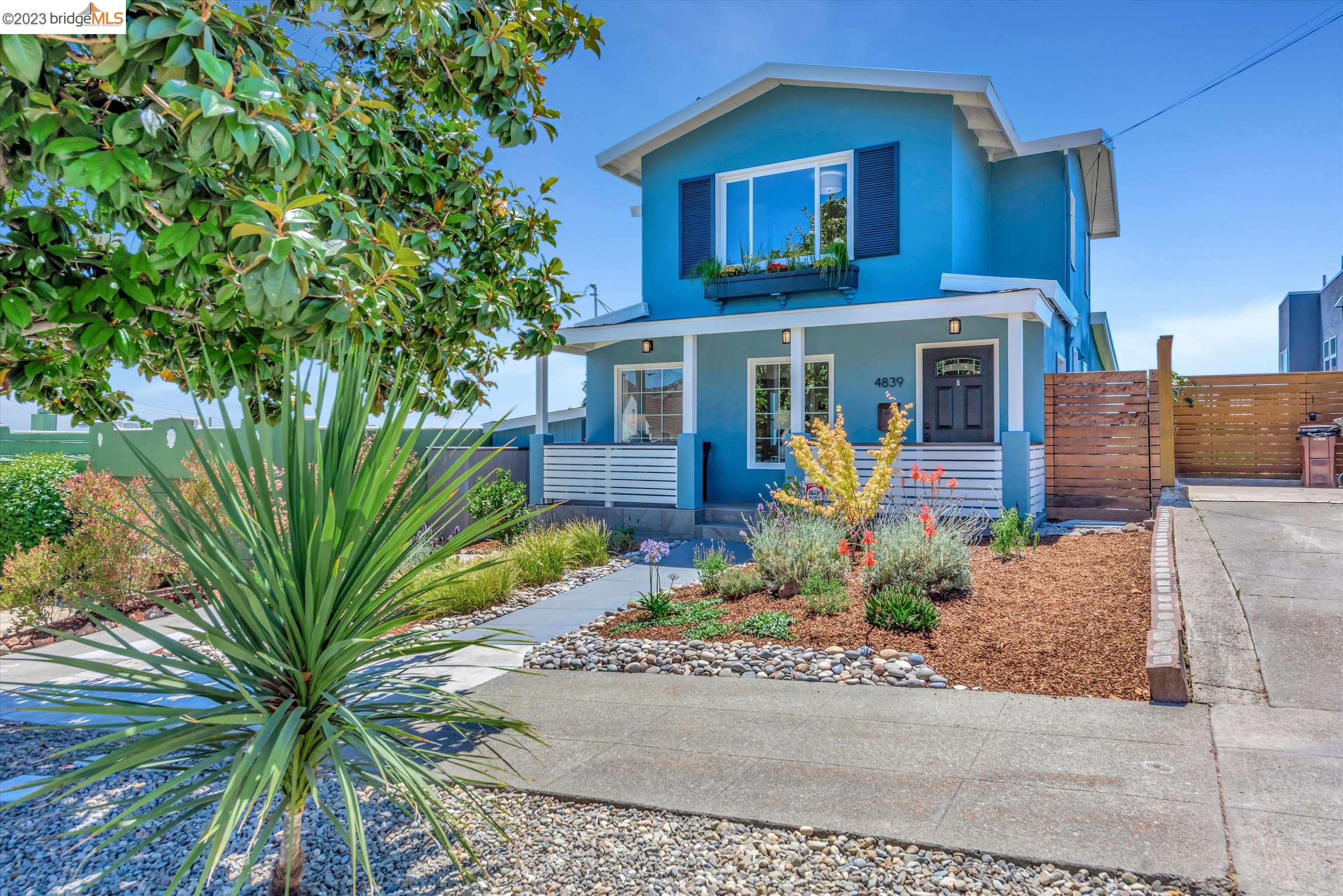 Detail Gallery Image 1 of 1 For 4839 Walnut St, Oakland,  CA 94619 - 3 Beds | 2 Baths
