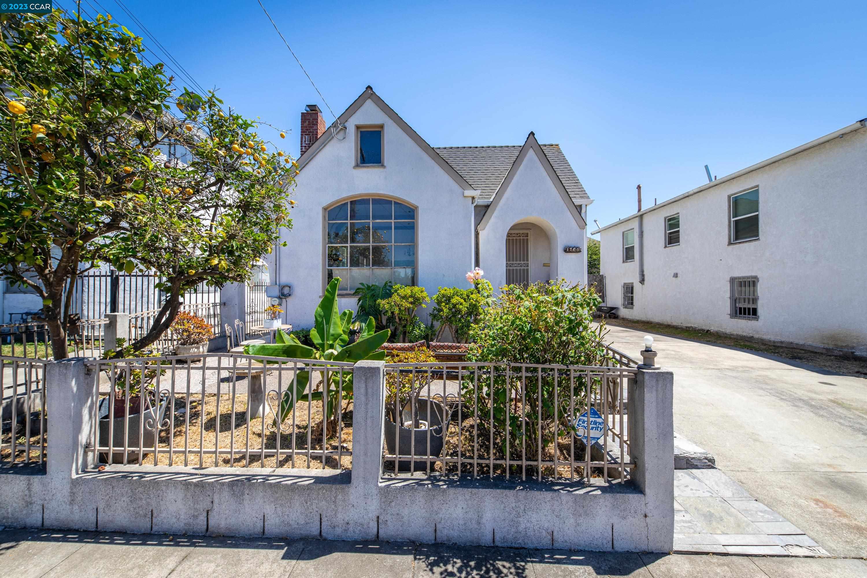 Detail Gallery Image 1 of 1 For 1706 83rd Ave, Oakland,  CA 94621 - 4 Beds | 2 Baths