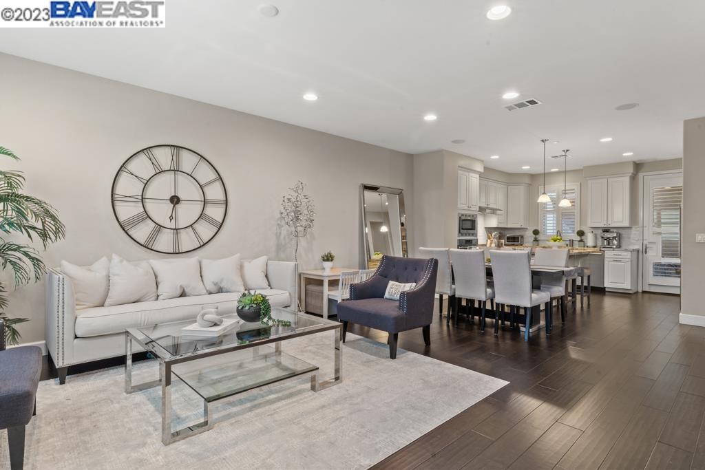 Detail Gallery Image 1 of 1 For 1080 Gaviota Ter, Sunnyvale,  CA 94085 - 4 Beds | 3/1 Baths