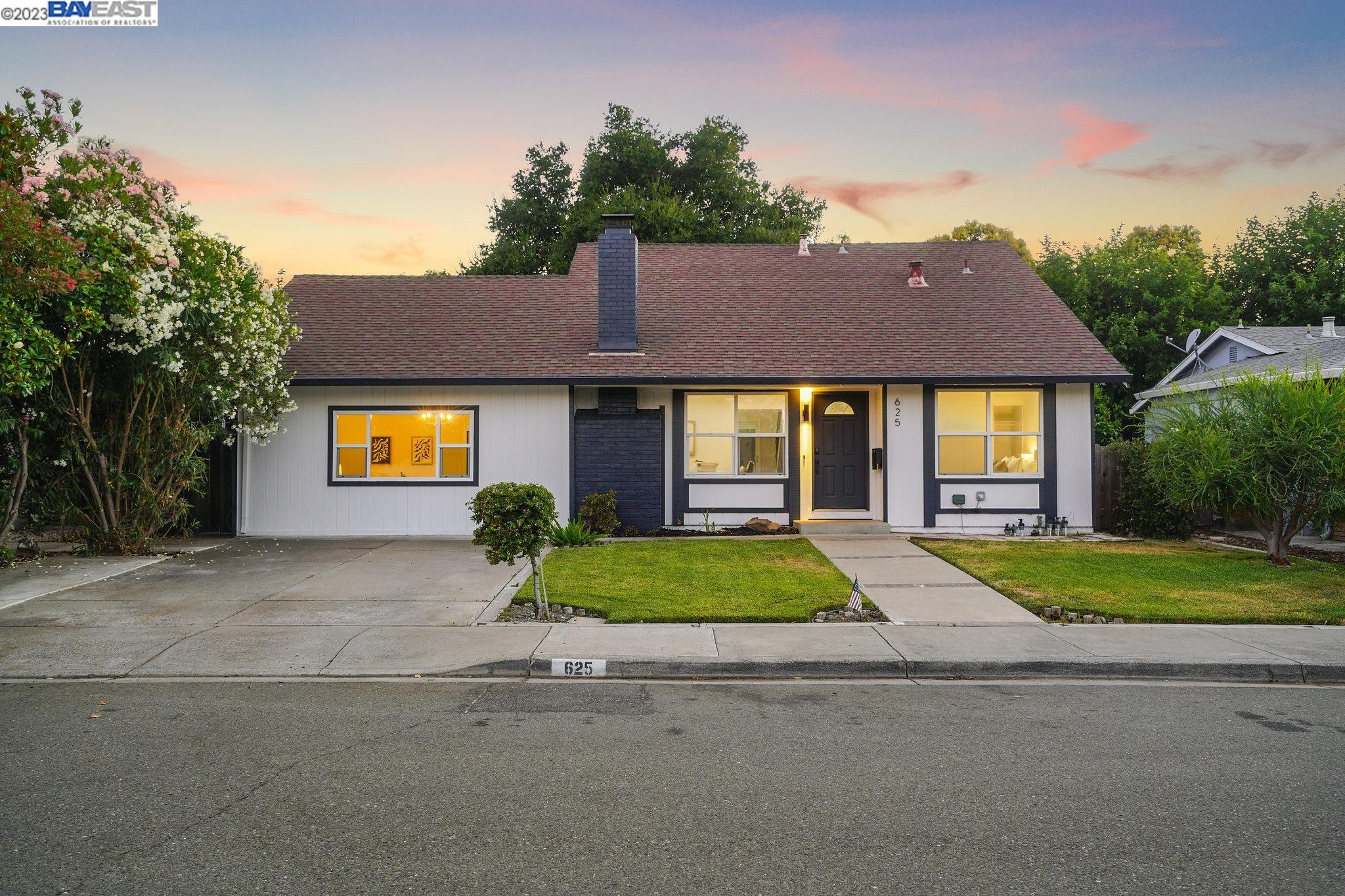Detail Gallery Image 1 of 1 For 625 Bethal Pl, Livermore,  CA 94551 - 5 Beds | 2 Baths