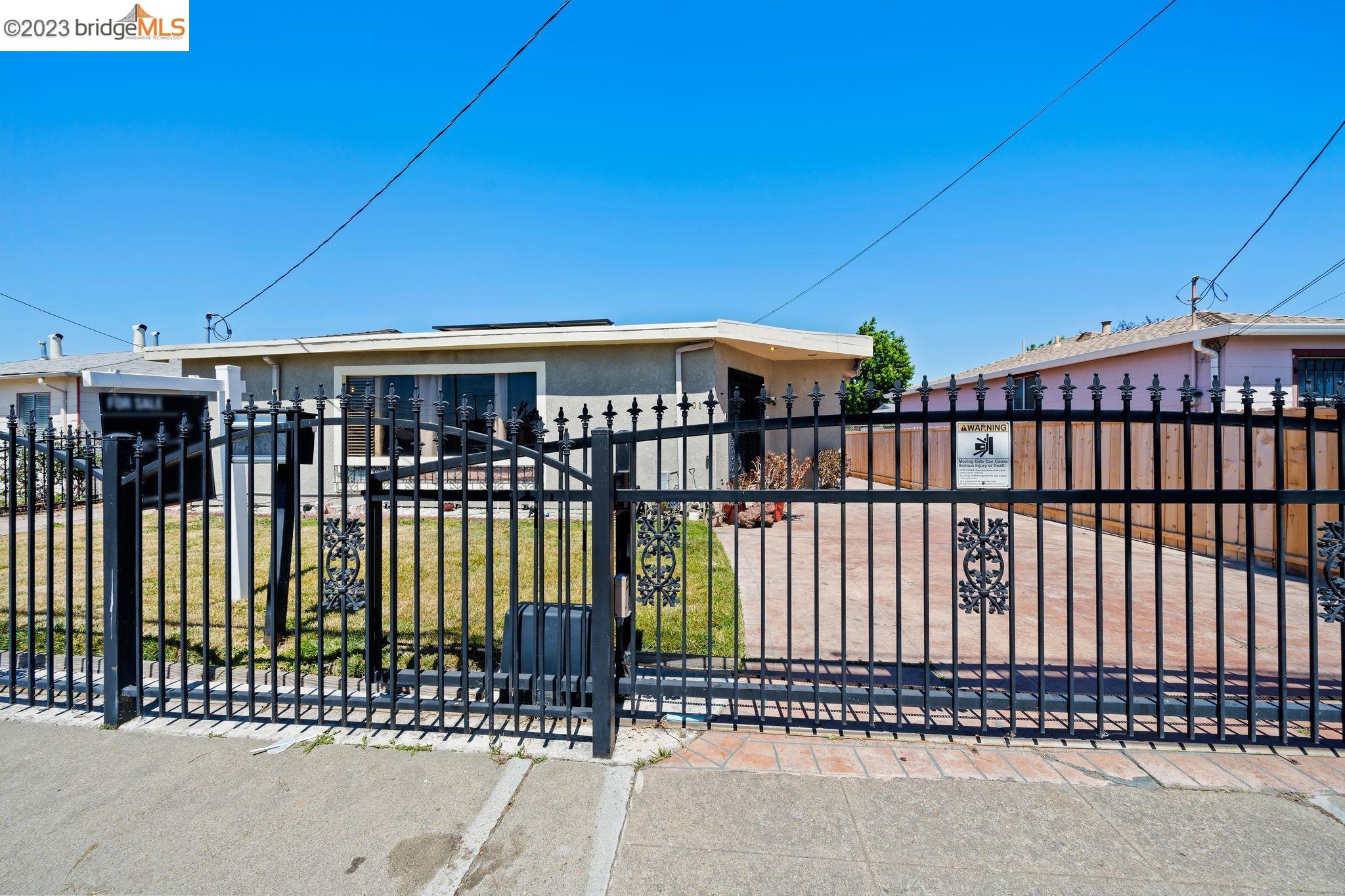 Detail Gallery Image 1 of 1 For 201 Hunter Ave, Oakland,  CA 94603 - 3 Beds | 1 Baths
