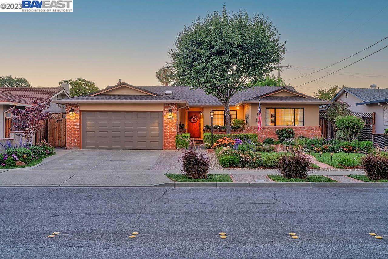 Detail Gallery Image 1 of 1 For 4727 Seneca Park Ave, Fremont,  CA 94538 - 4 Beds | 2 Baths