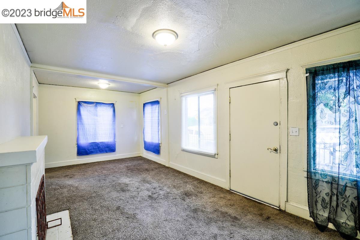 Detail Gallery Image 7 of 36 For 6408 Flora Street, Oakland,  CA 94621-3820 - 2 Beds | 1 Baths