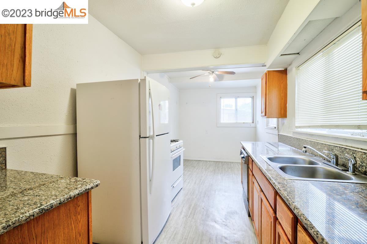 Detail Gallery Image 10 of 36 For 6408 Flora Street, Oakland,  CA 94621-3820 - 2 Beds | 1 Baths