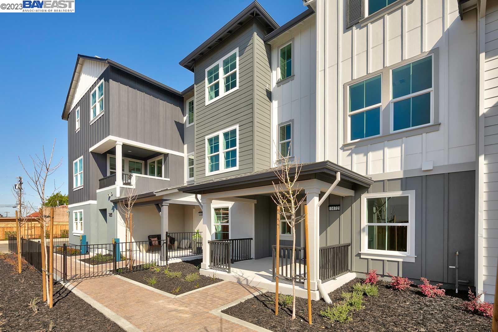 Detail Gallery Image 1 of 1 For 1449 Julia Lane, Concord,  CA 94518 - 4 Beds | 3/1 Baths