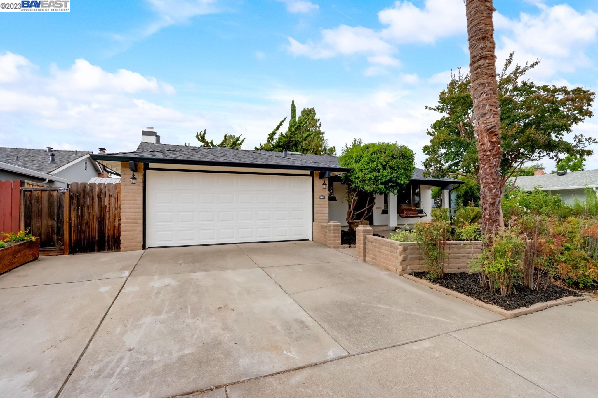 Detail Gallery Image 1 of 1 For 2869 Chamier Pl, Fremont,  CA 94555 - 3 Beds | 2 Baths