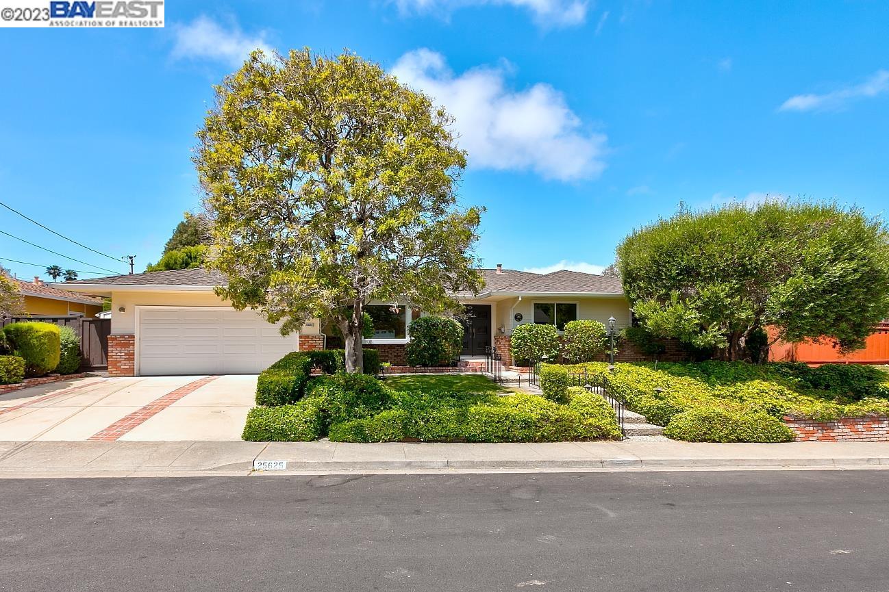 Detail Gallery Image 1 of 1 For 25625 Paul Ct, Hayward,  CA 94541 - 4 Beds | 2/1 Baths
