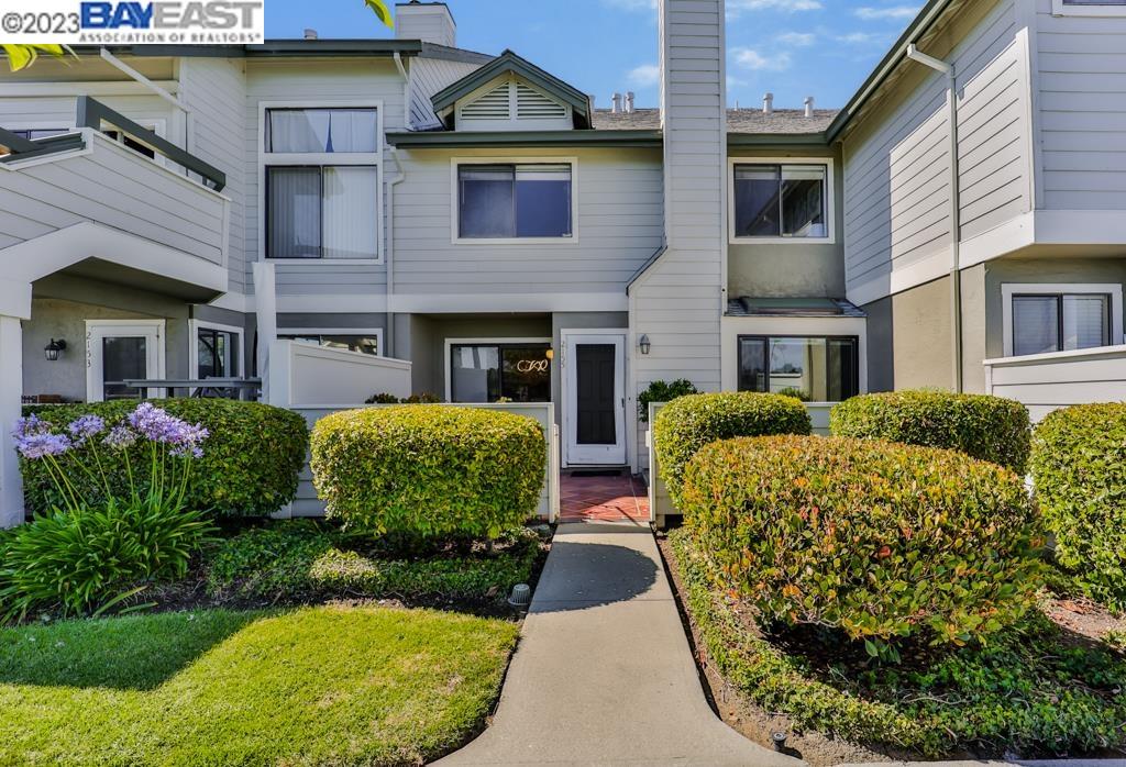 Detail Gallery Image 1 of 1 For 2155 Vista Del Mar, San Mateo,  CA 94404 - 2 Beds | 2/1 Baths