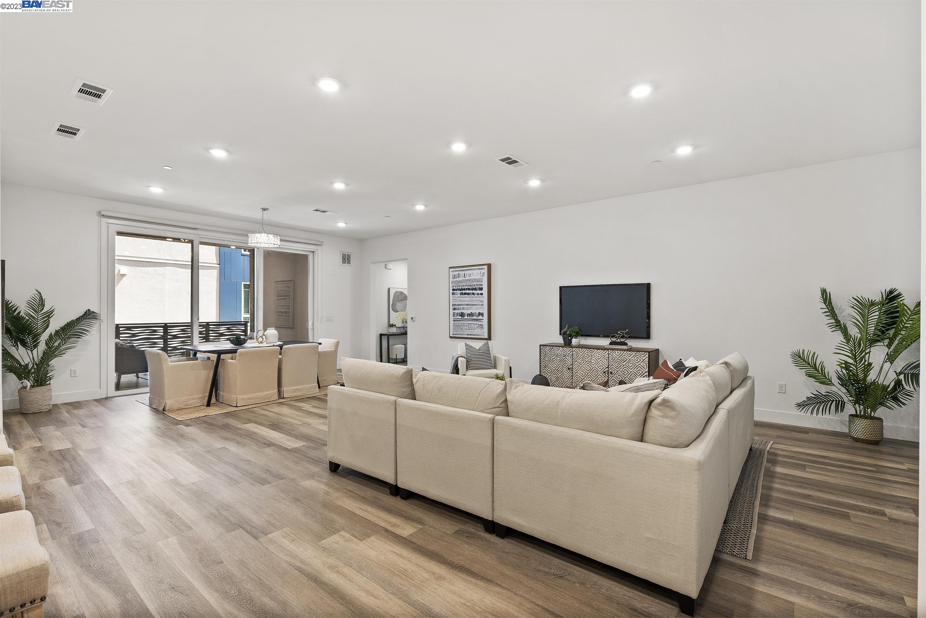 Photo #2: 41035348 Listing 
