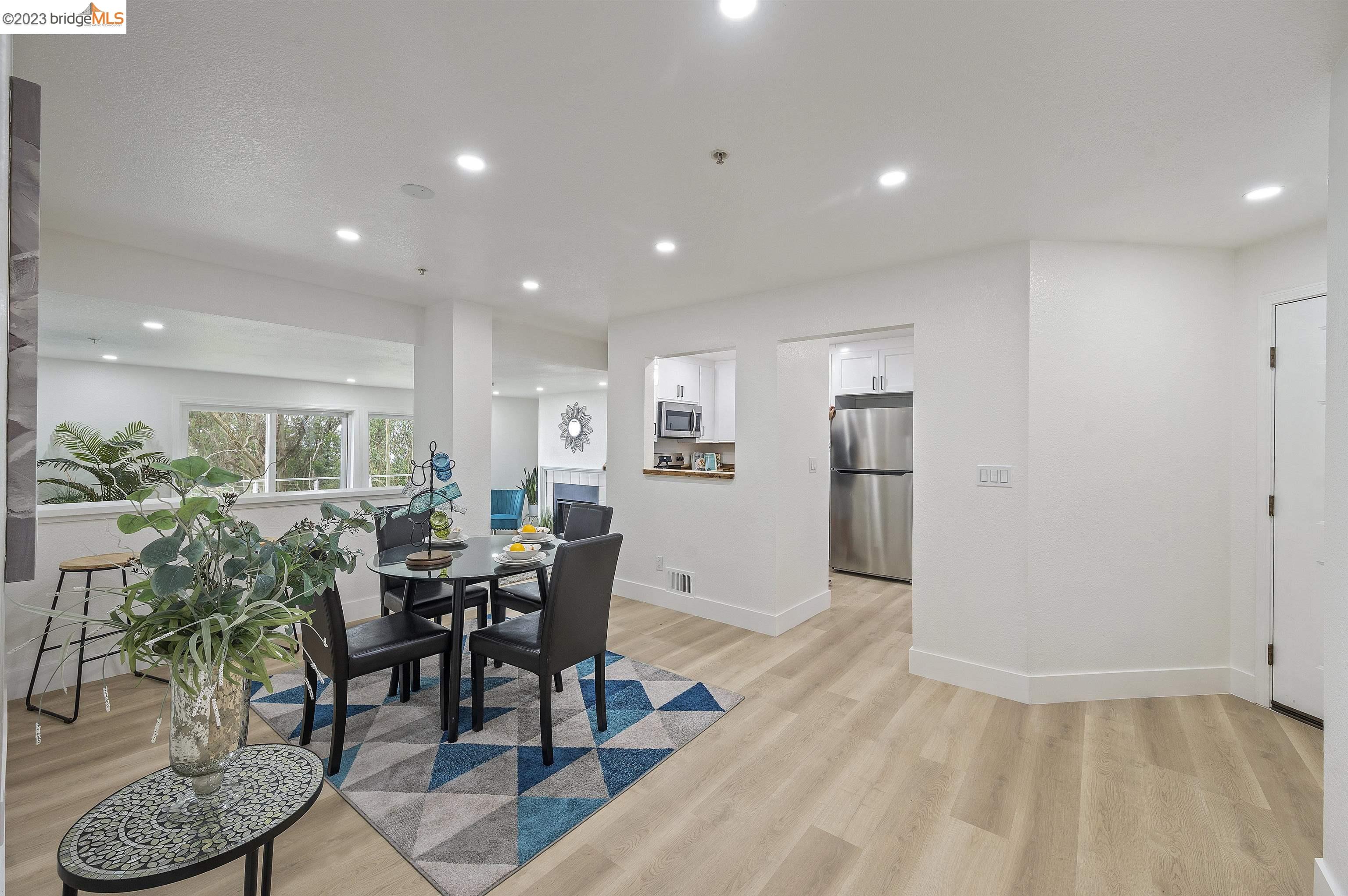 Detail Gallery Image 1 of 1 For 535 Mountain View Dr #5,  Daly City,  CA 94014 - 3 Beds | 2 Baths