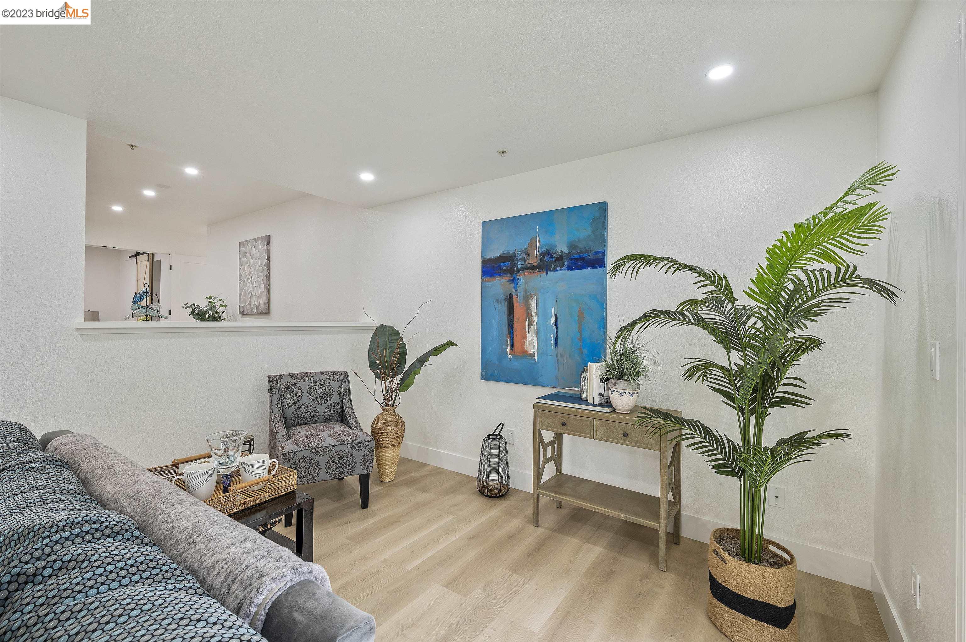 Detail Gallery Image 23 of 49 For 535 Mountain View Dr #5,  Daly City,  CA 94014 - 3 Beds | 2 Baths