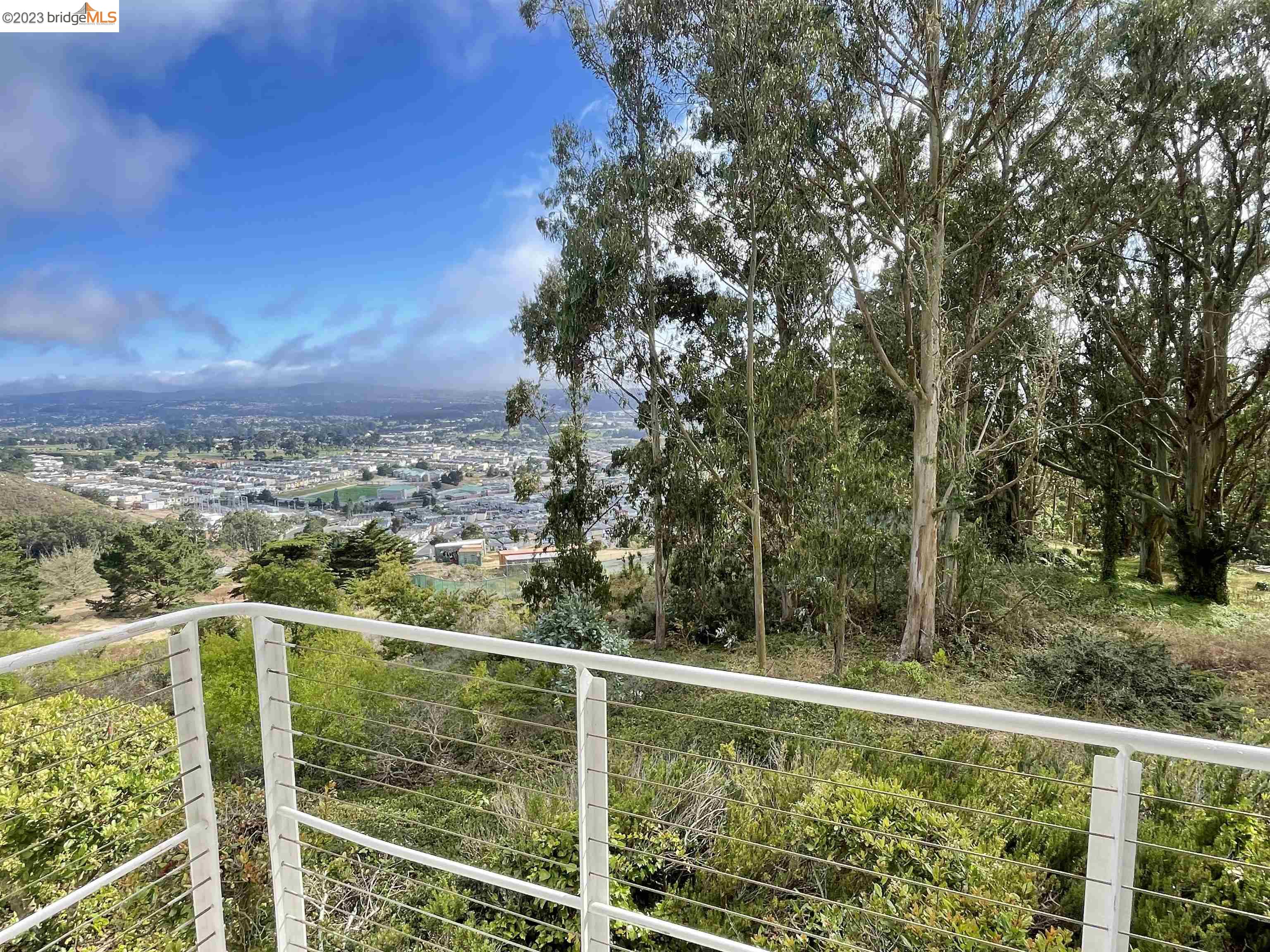 Detail Gallery Image 26 of 49 For 535 Mountain View Dr #5,  Daly City,  CA 94014 - 3 Beds | 2 Baths