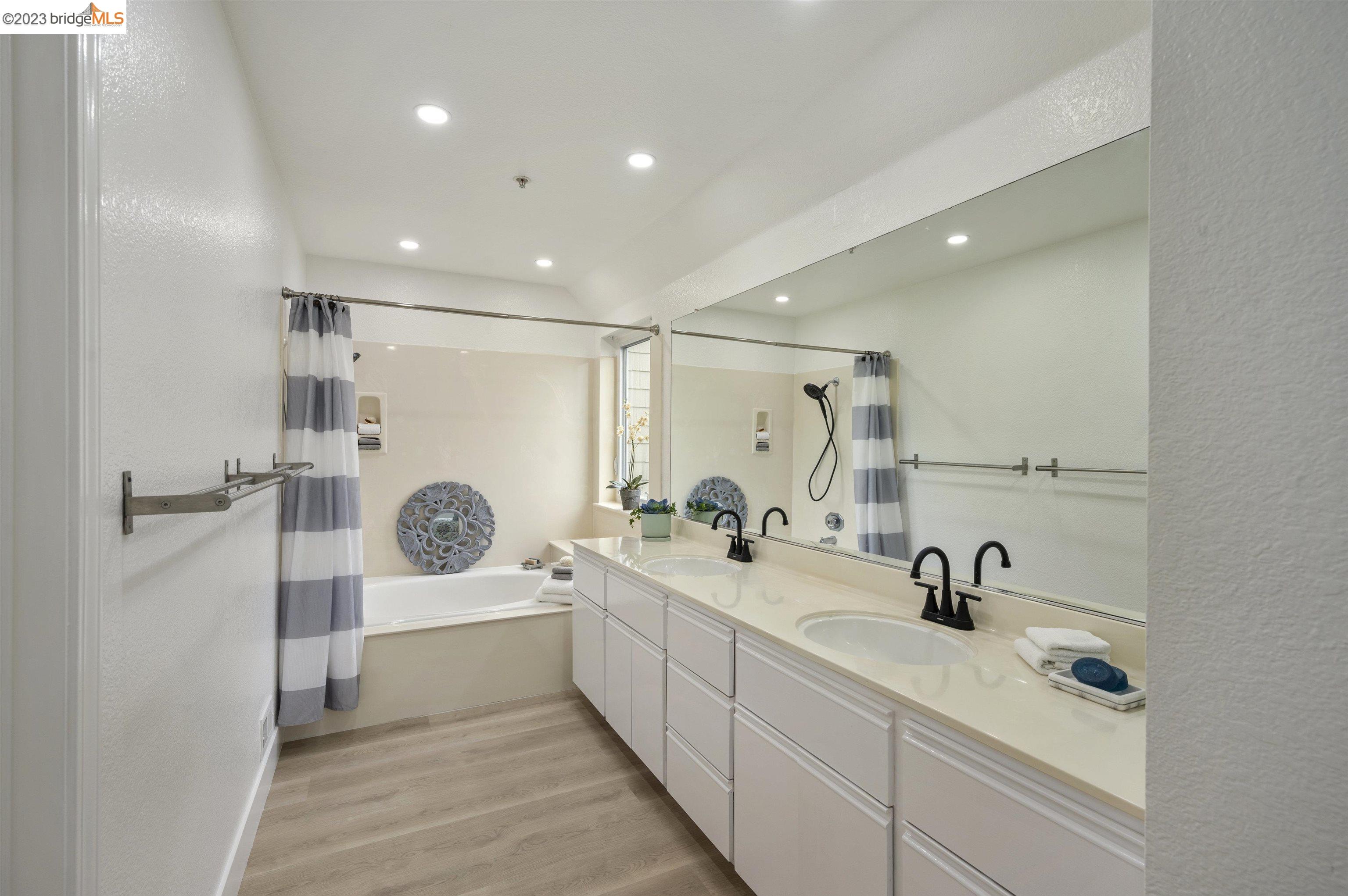 Detail Gallery Image 34 of 49 For 535 Mountain View Dr #5,  Daly City,  CA 94014 - 3 Beds | 2 Baths