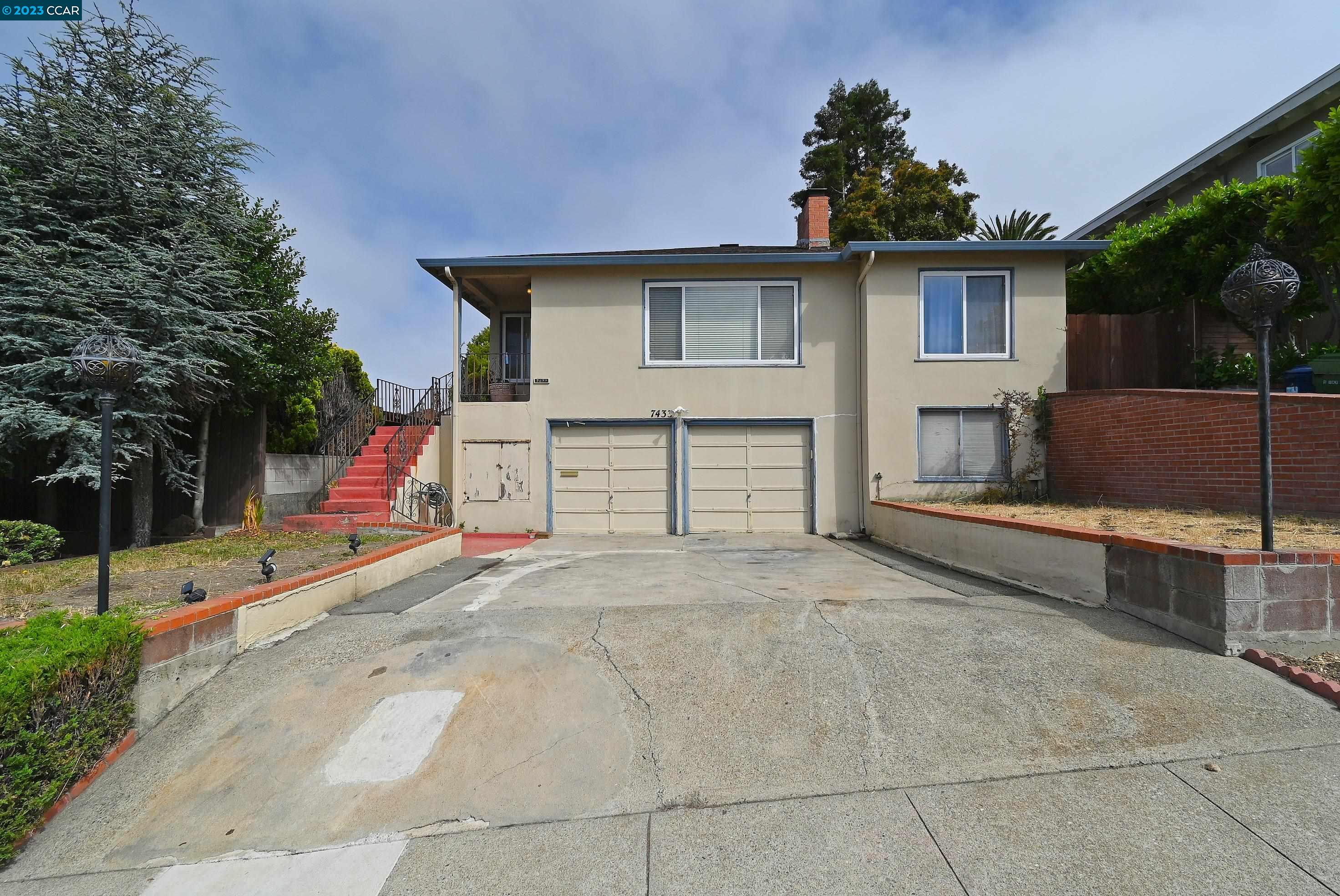 Detail Gallery Image 1 of 1 For 7433 Moeser Ln, El Cerrito,  CA 94530 - 3 Beds | 1/1 Baths