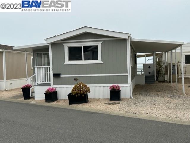 Detail Gallery Image 1 of 1 For 321 3rd Ave, Pacifica,  CA 94044-0000 - 2 Beds | 1 Baths