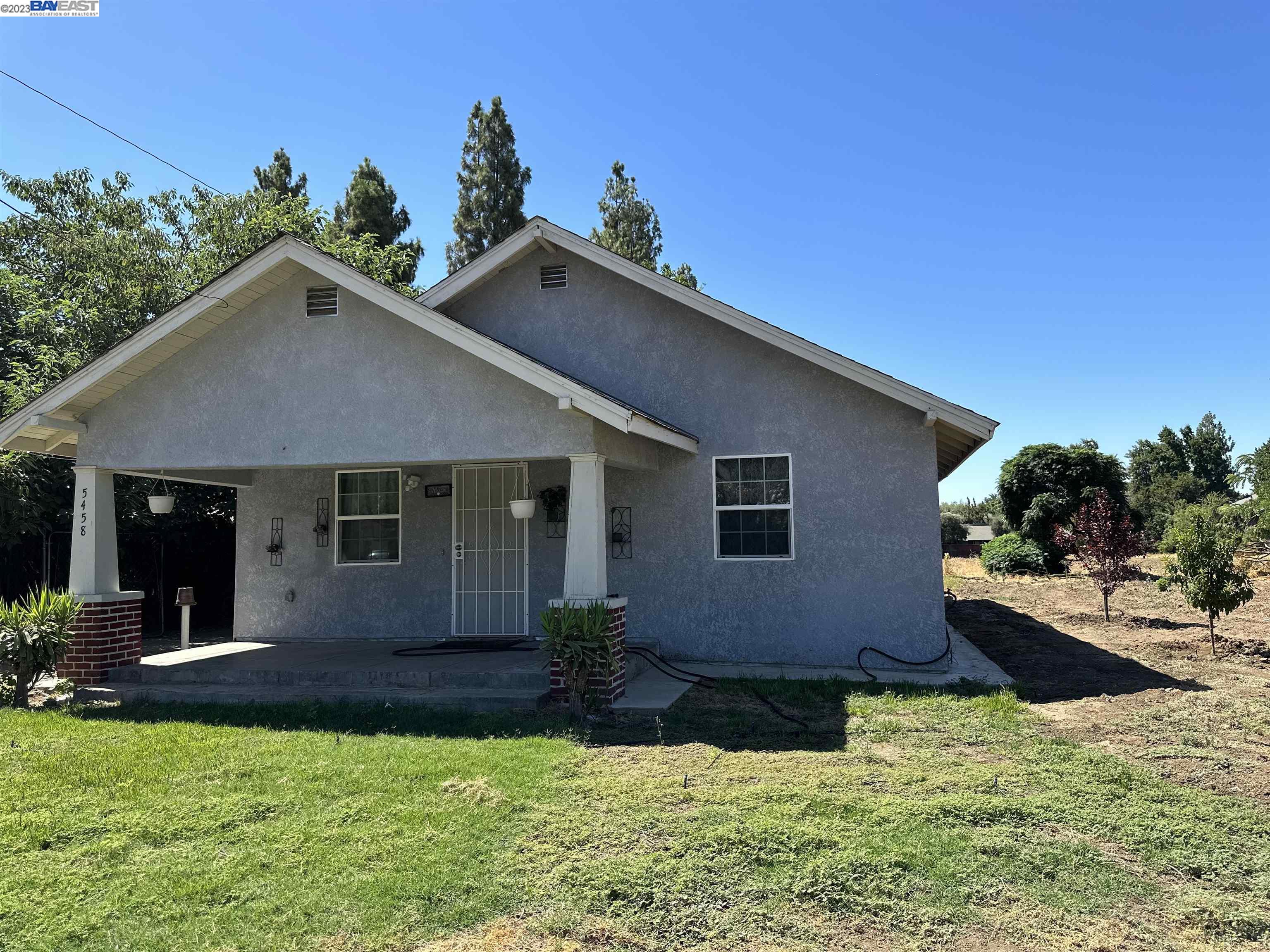 Detail Gallery Image 1 of 1 For 5458 E Tulare St, Fresno,  CA 93727 - 2 Beds | 1 Baths