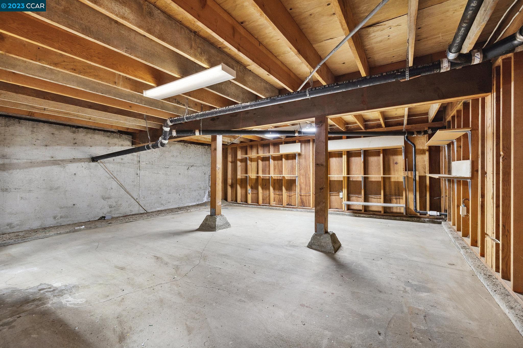 Detail Gallery Image 34 of 38 For 958 Ingerson Ave, San Francisco,  CA 94124 - 3 Beds | 3 Baths